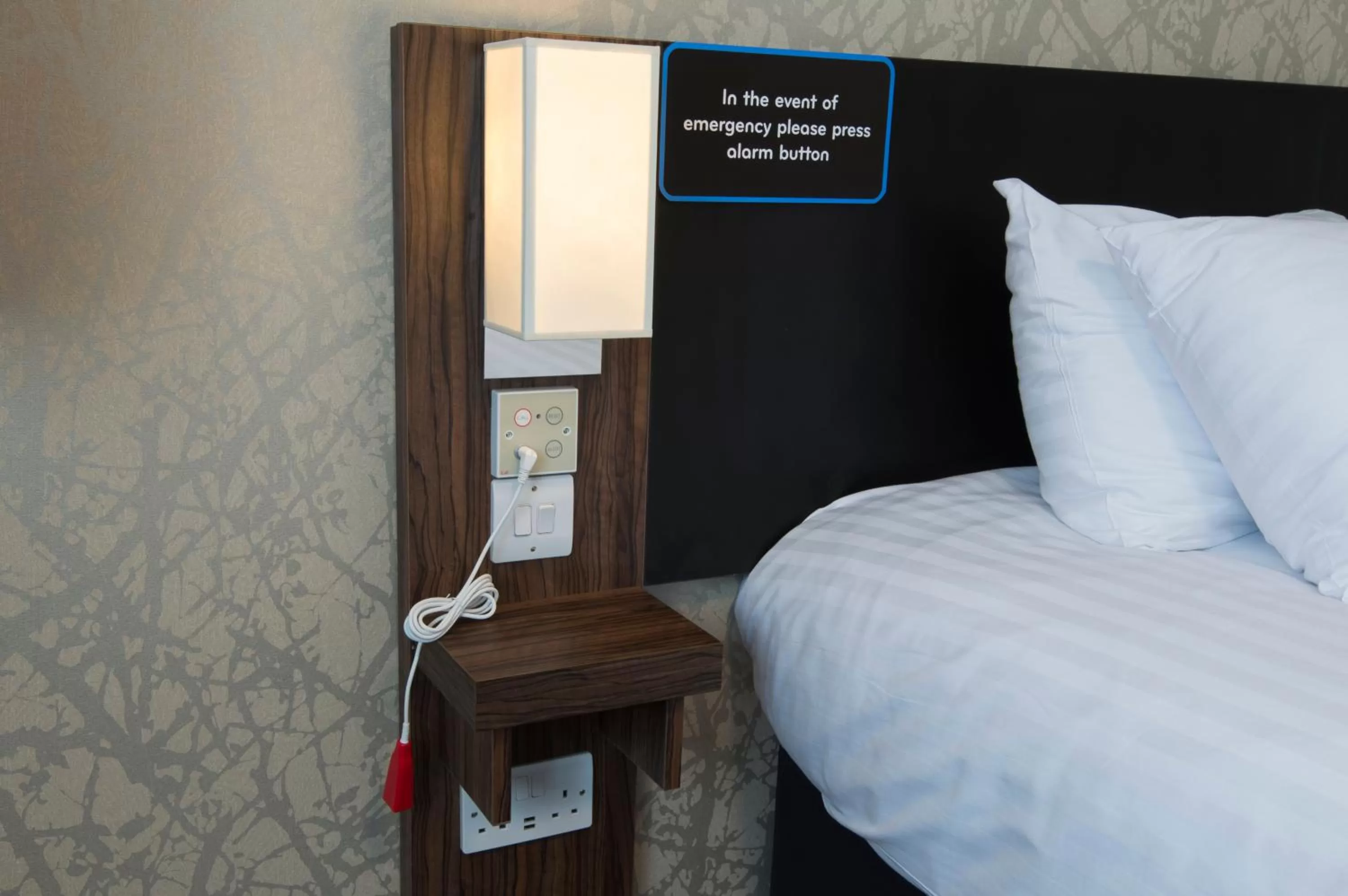 Twin Room - Disability Access in Kings Chamber, Doncaster by Marston's Inns