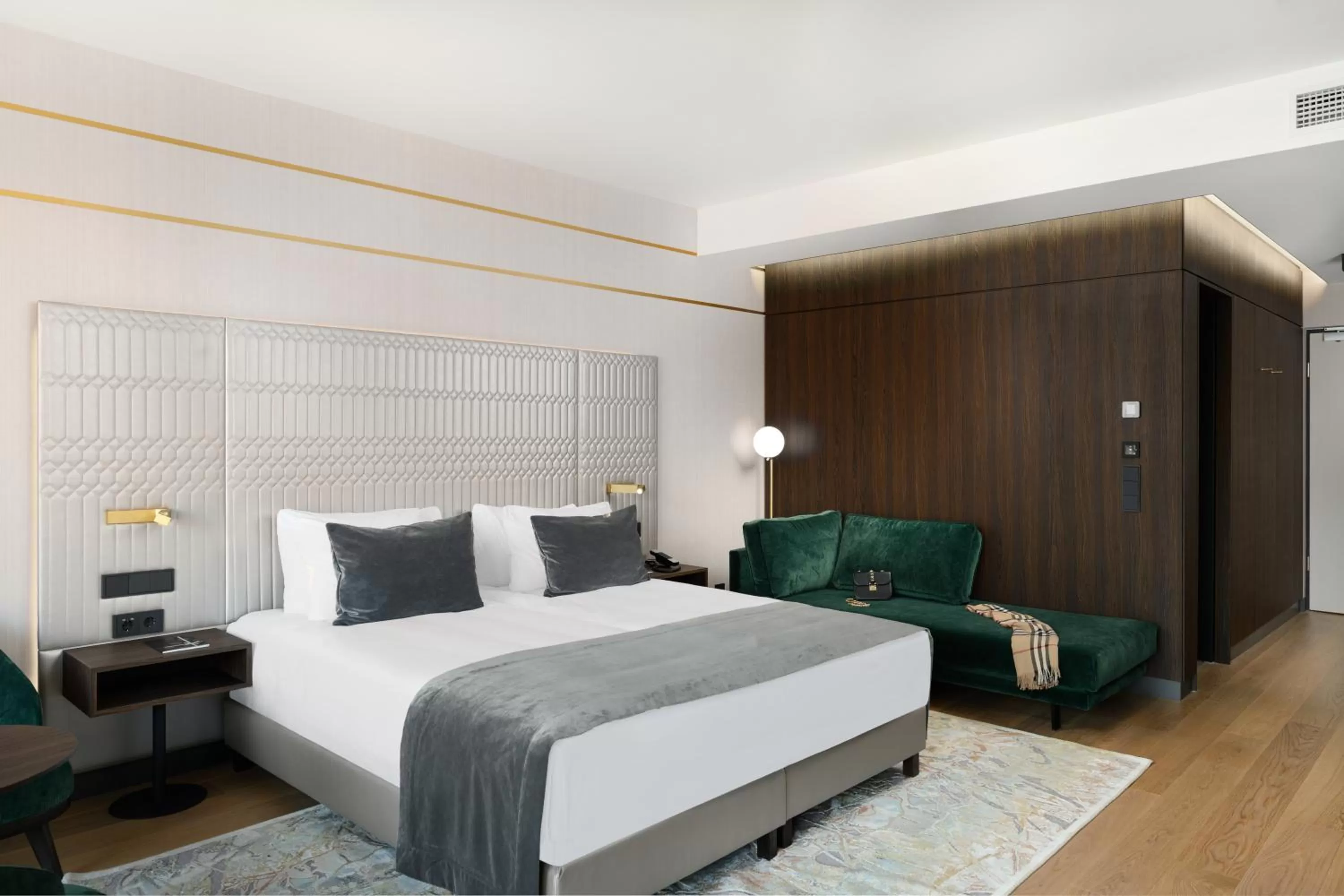 Emerald Suite in Emerald Hotel by Continental Group
