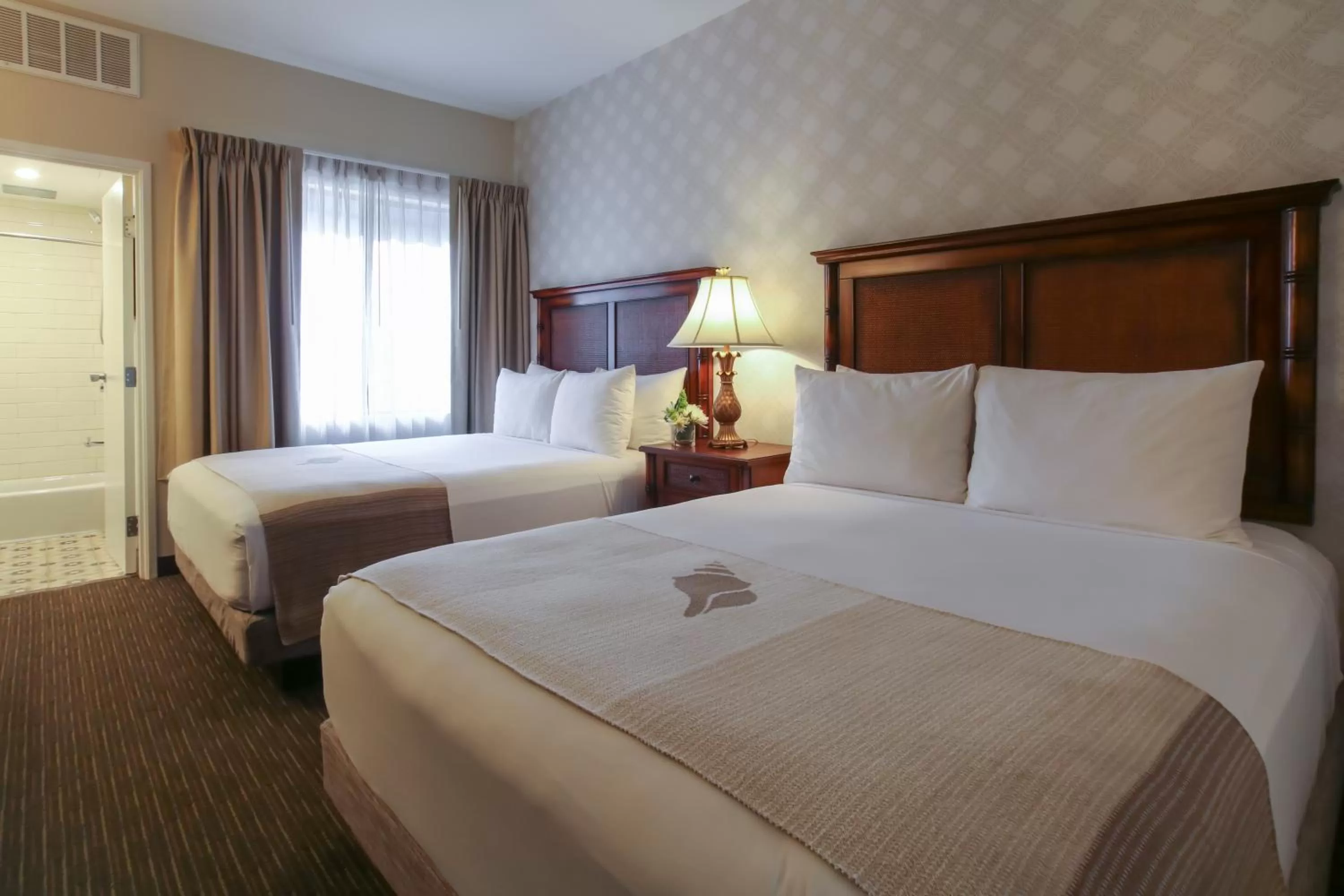 Two Room Family Suite 2 Queen Sleeper Sofa in Oxford Suites Pismo Beach