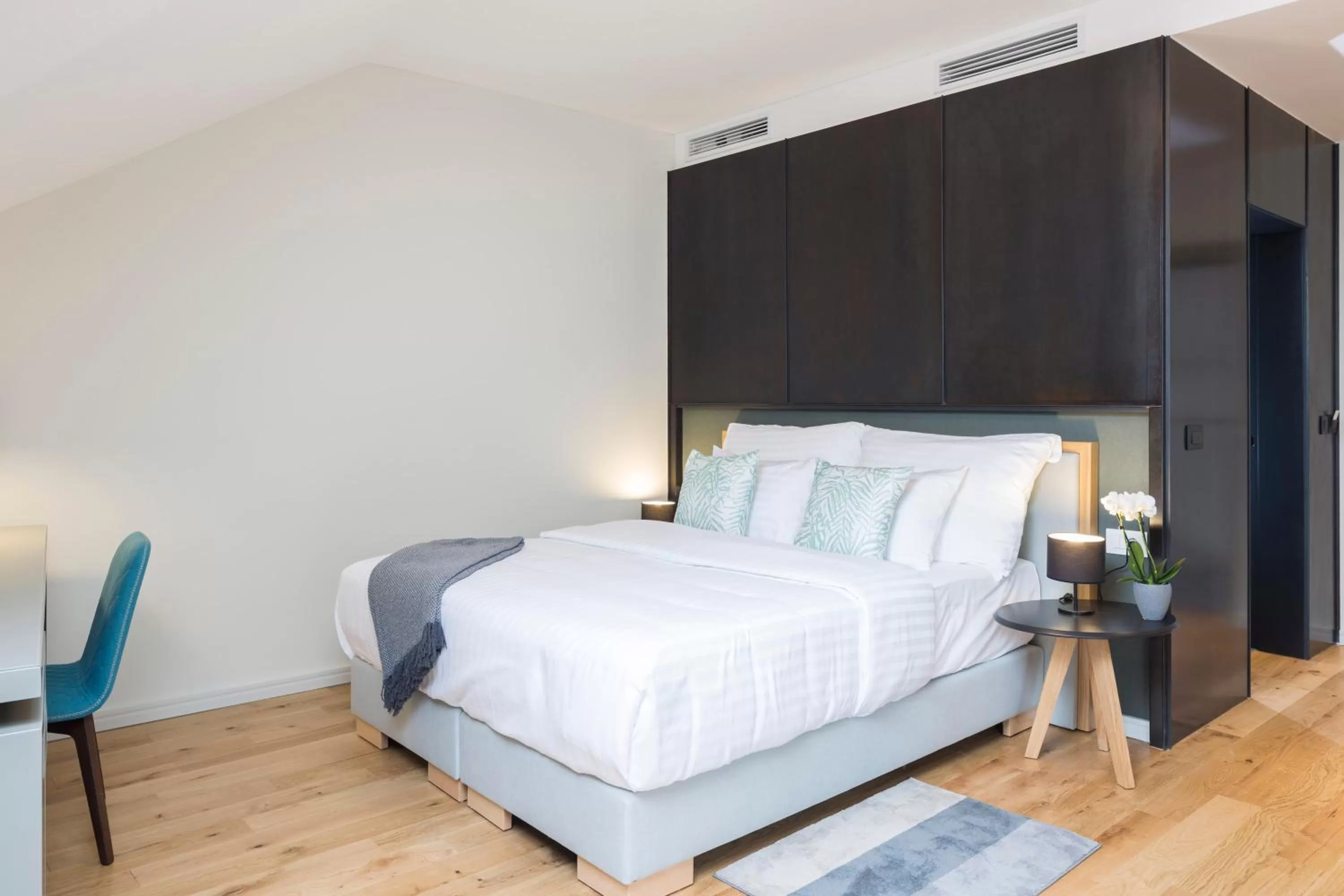 Deluxe Double Room with Balcony - single occupancy in Livris Hotel