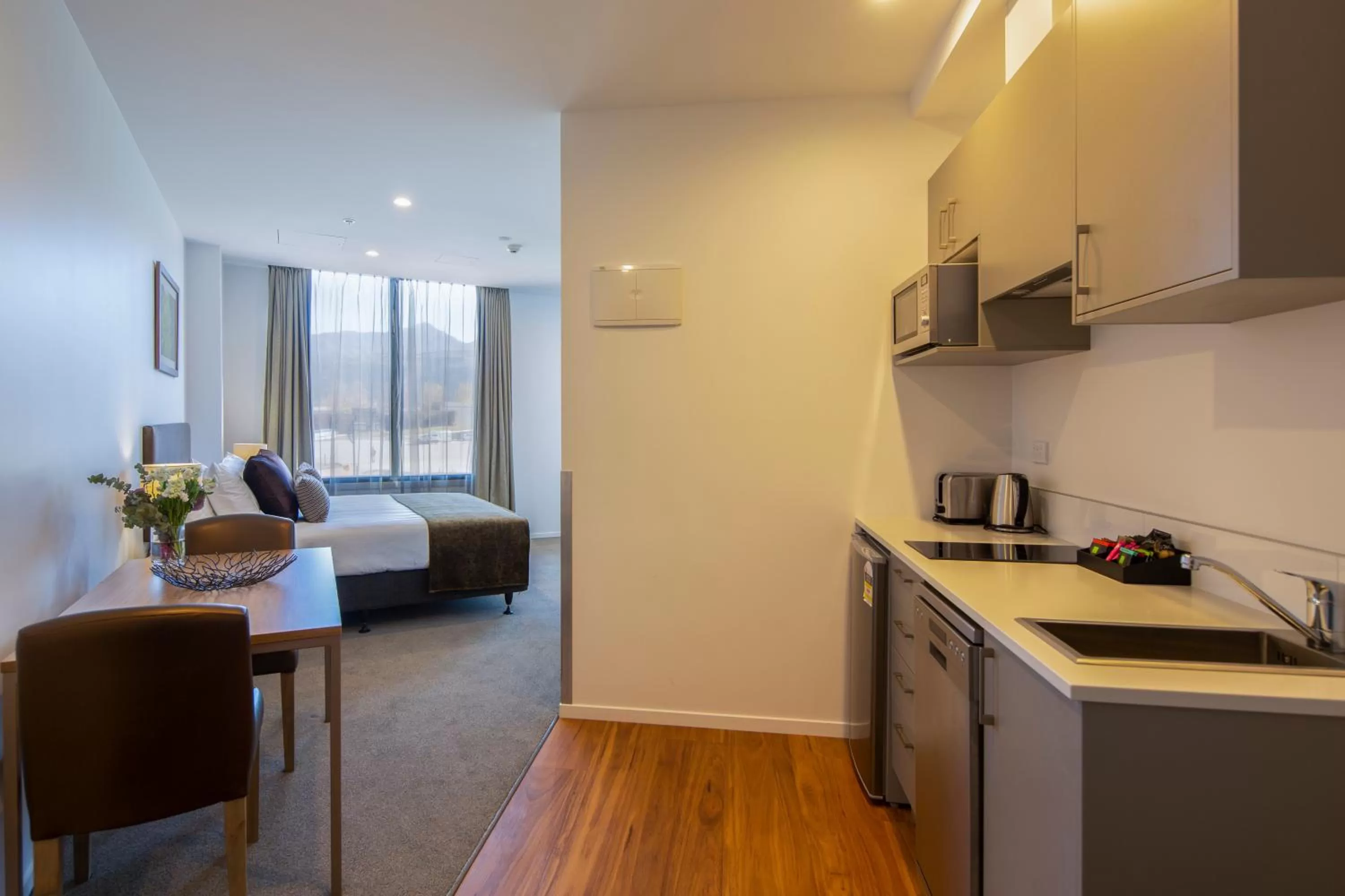 Deluxe Studio Apartment with Kitchenette in Wyndham Garden Remarkables Park Queenstown