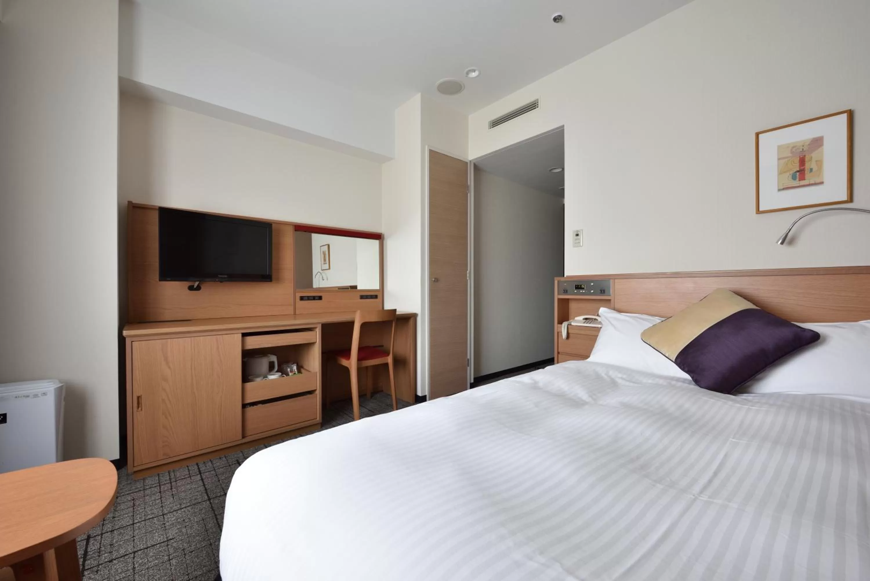 Standard Small Double Room with Lounge Access - Non-Smoking (18sqm, 18F) in Hotel Granvia Hiroshima