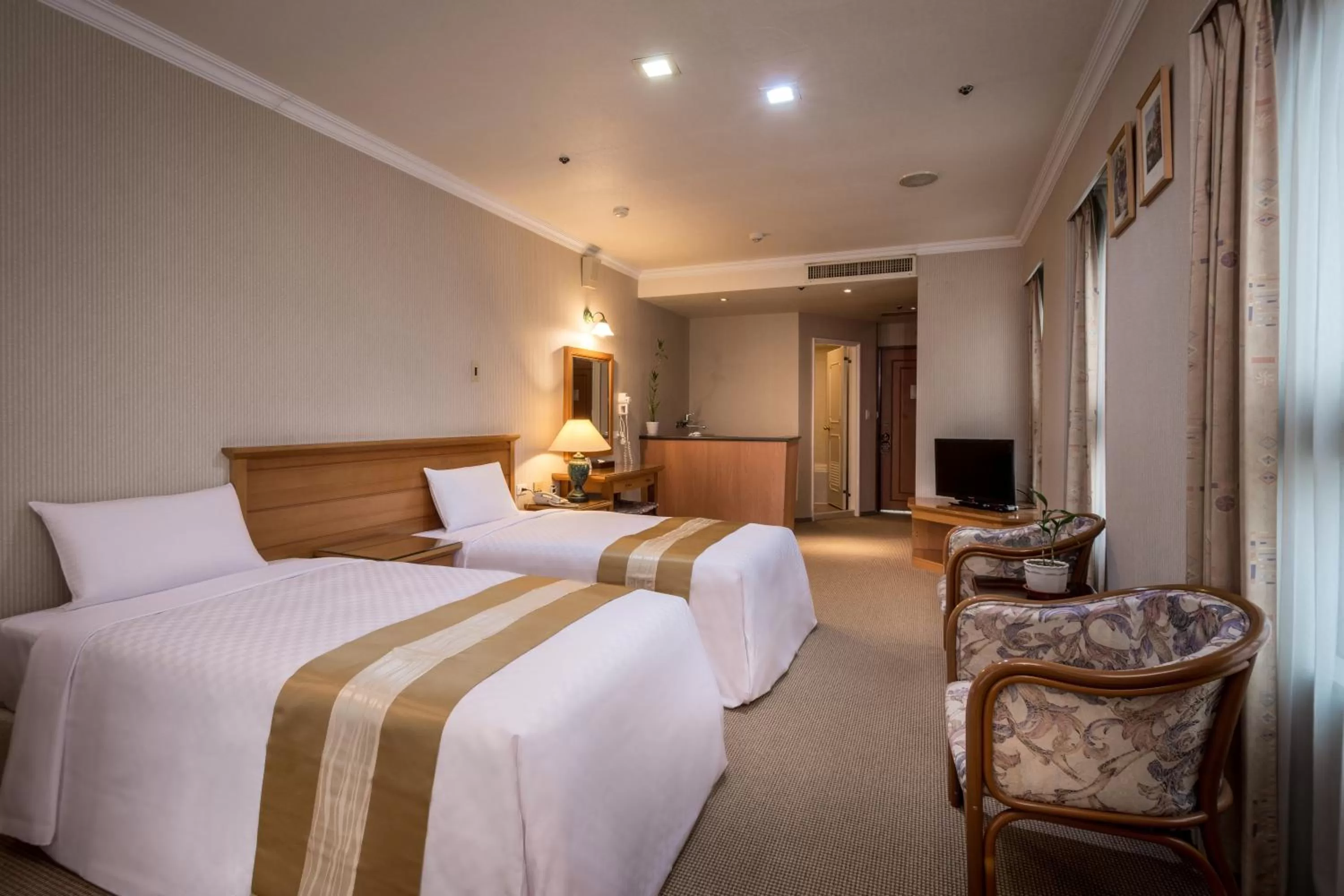 Deluxe Twin Room in Formosa Corridor Hotel