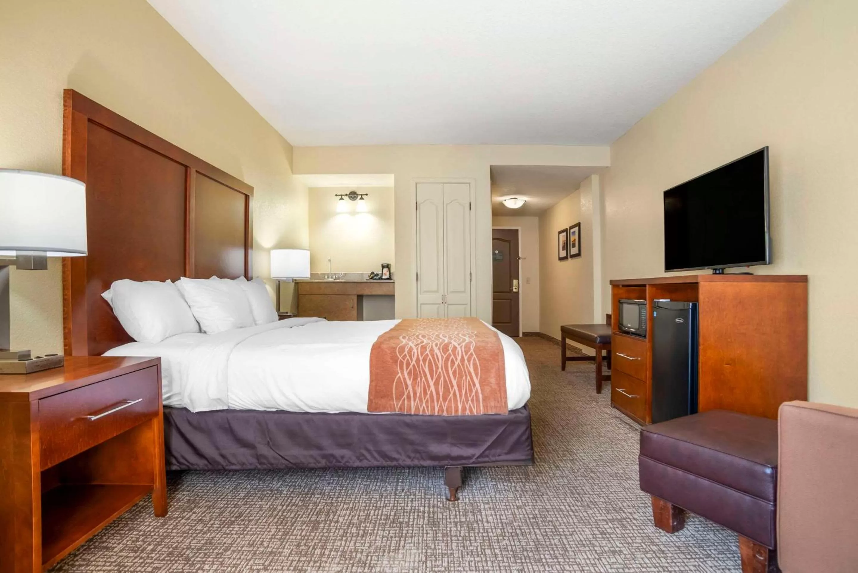 King Suite in Comfort Inn & Suites Daphne Spanish Fort - Mobile East