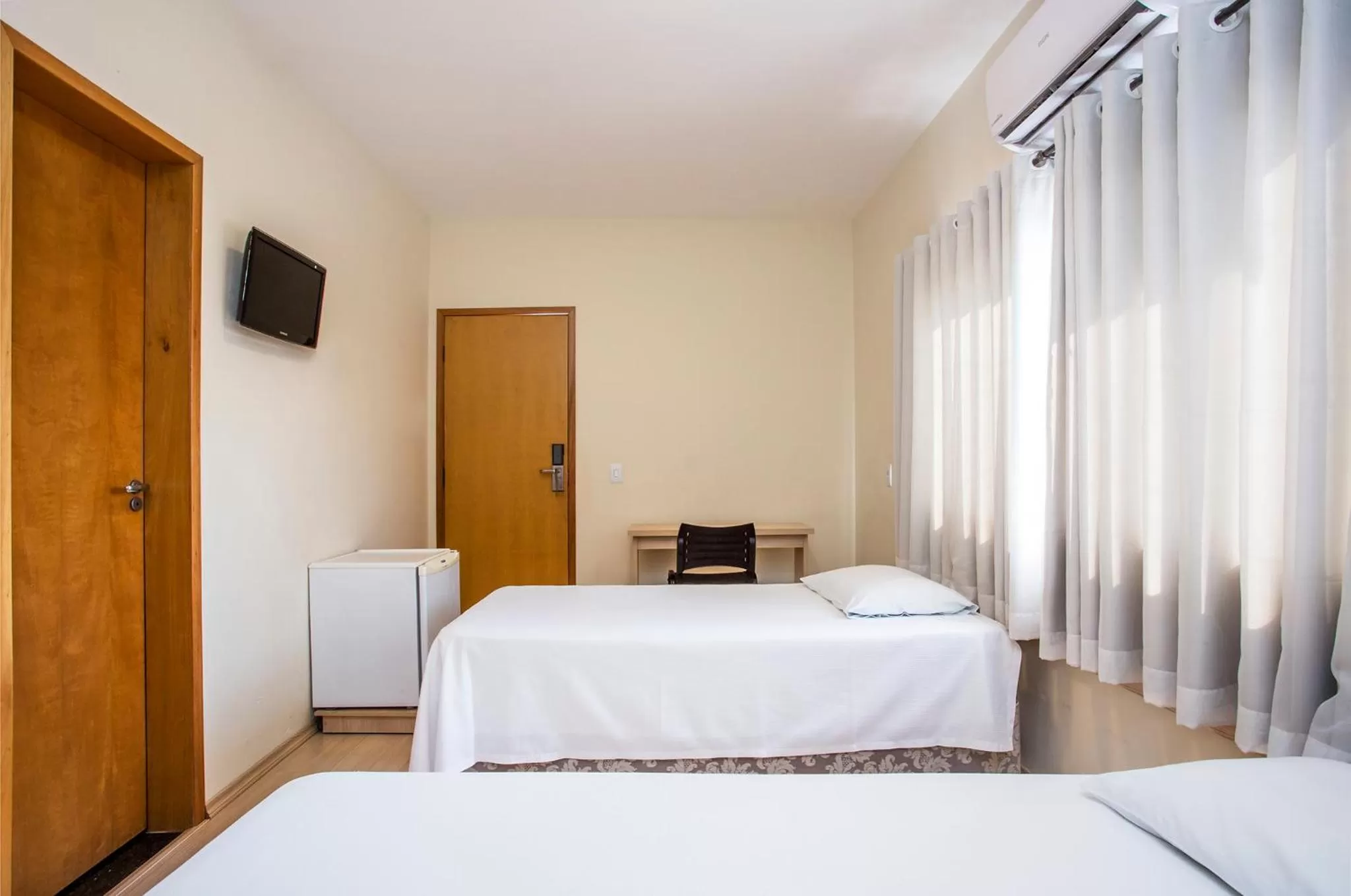 Standard Twin Room in Hotel Metrópole Paulínia