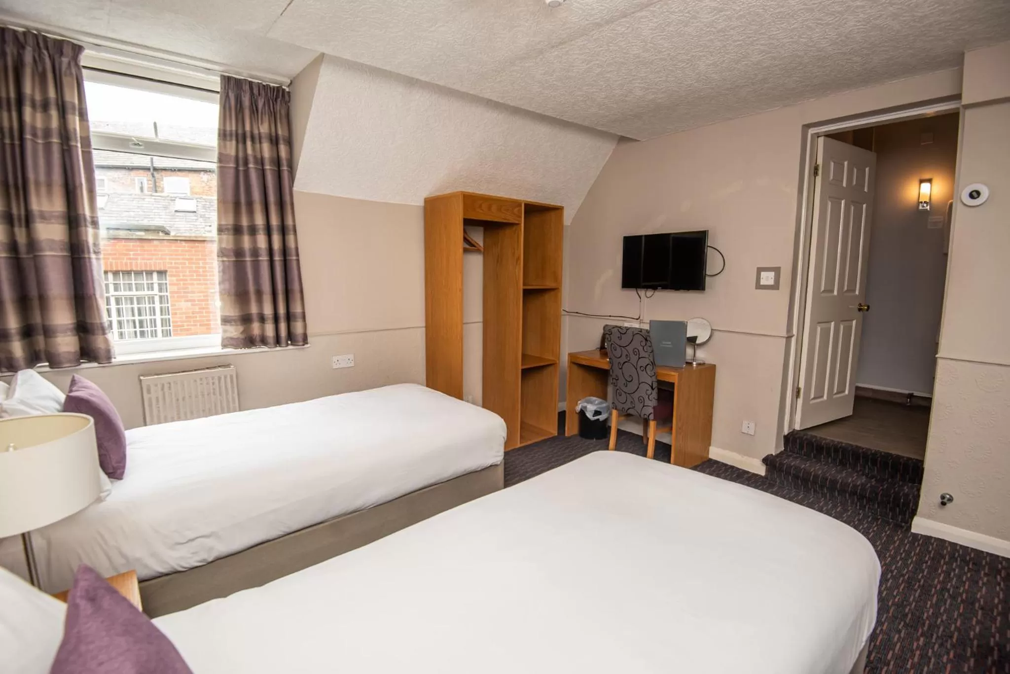 Standard Twin Room in The George Inn