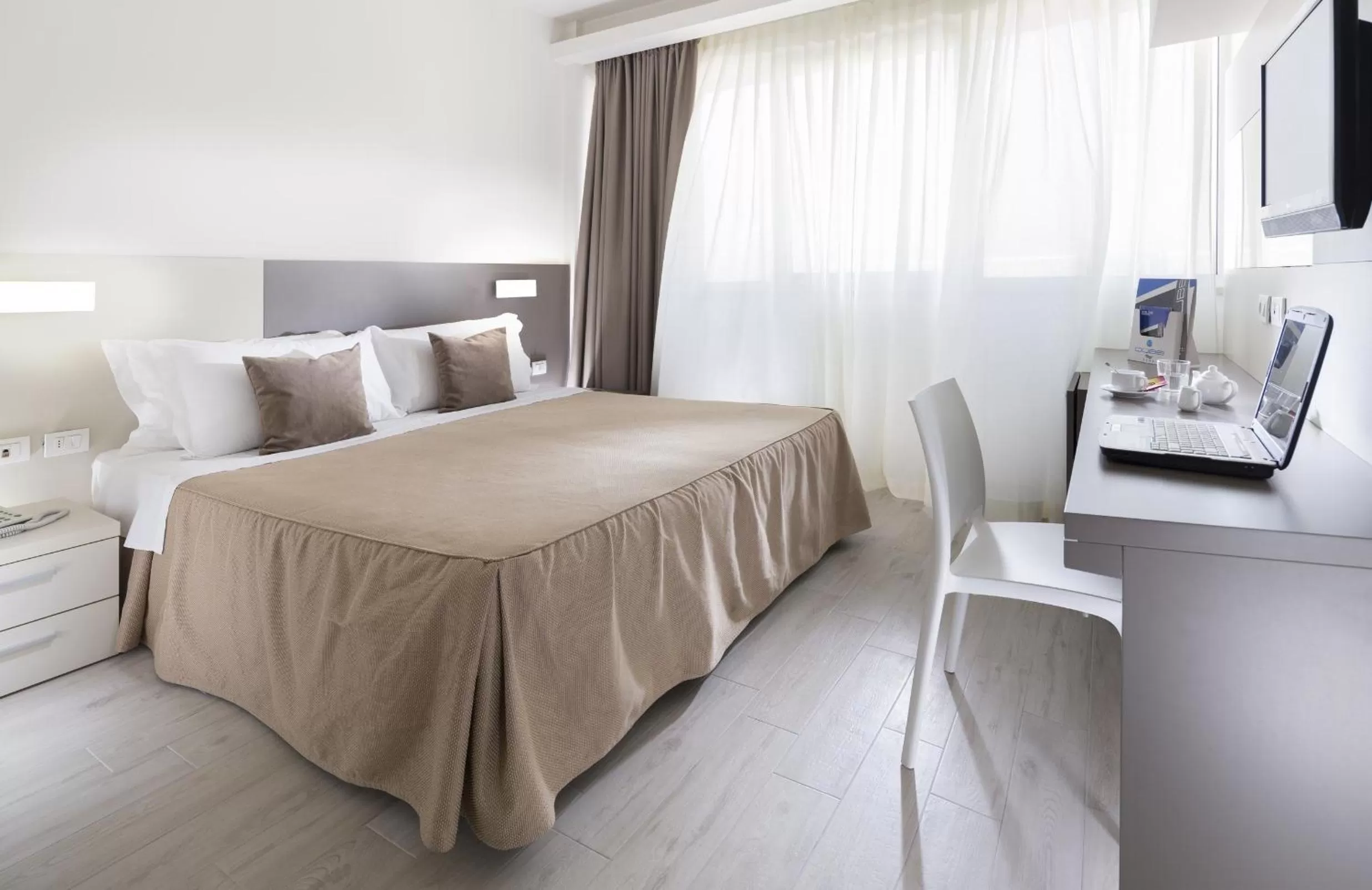 Superior Double or Twin Room in Hotel Cube