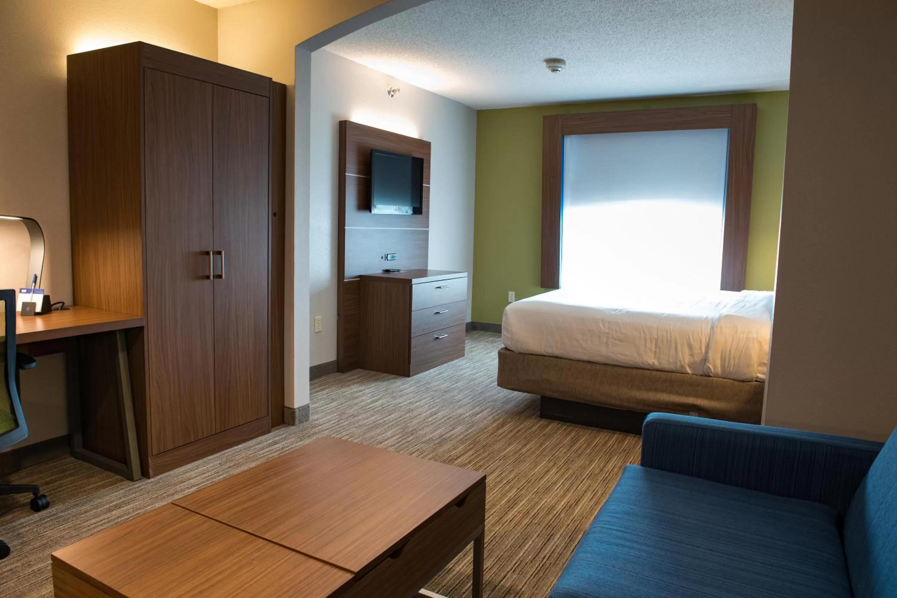 King Suite in Holiday Inn Express Hotel & Suites Elkhart-South by IHG