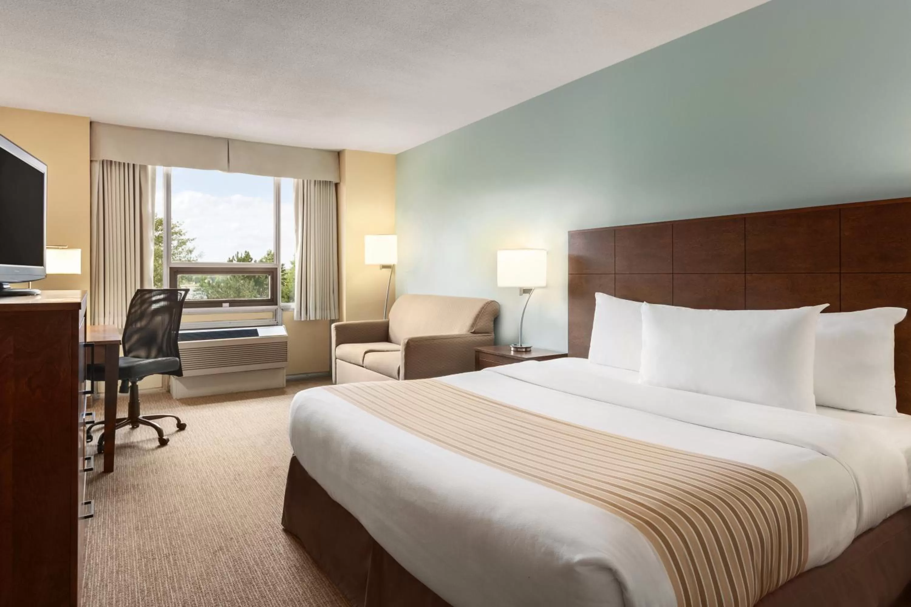 King Room - Non-Smoking in Travelodge by Wyndham Sydney