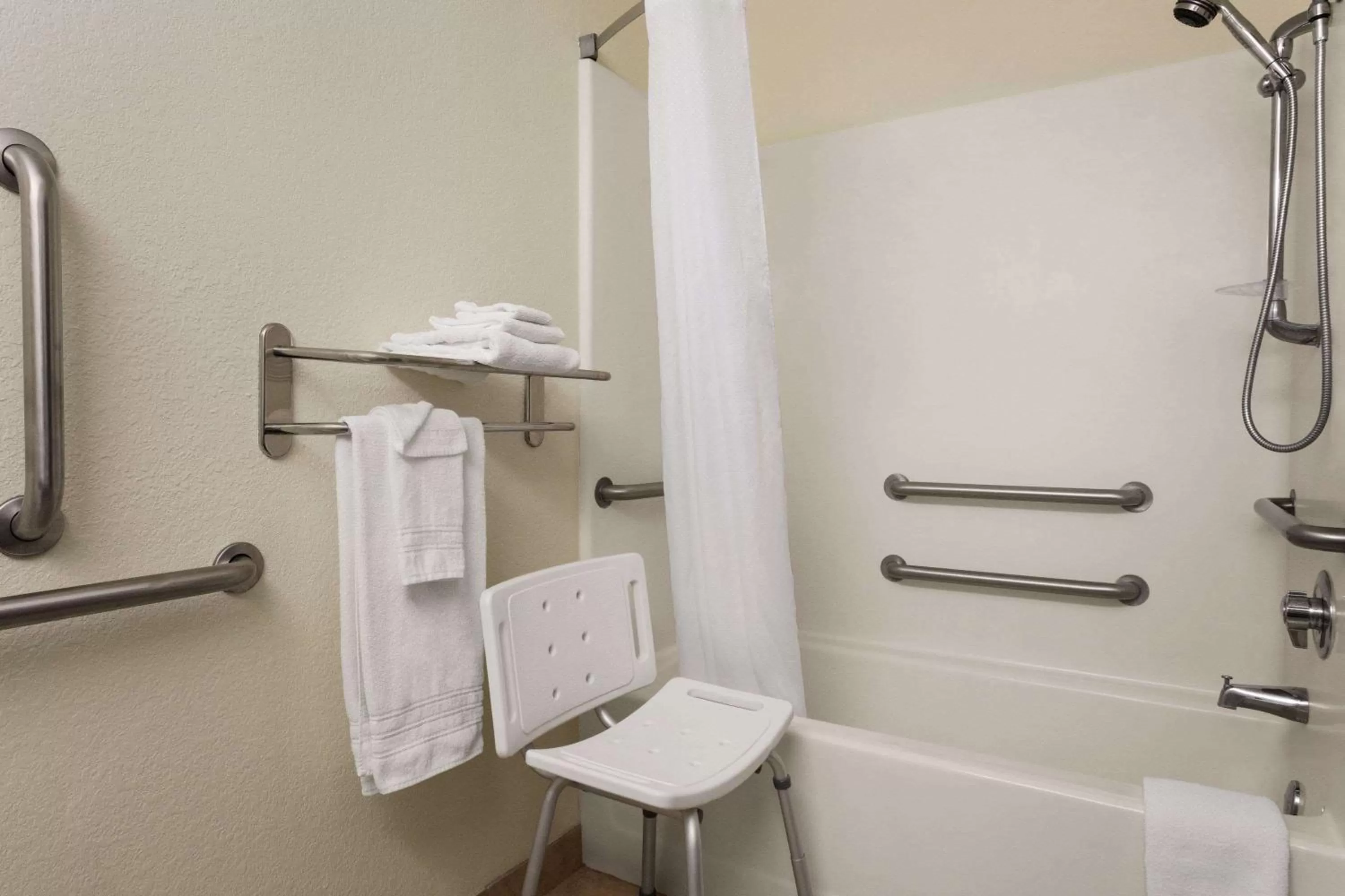 Superior Queen Room - Disability Access - Non-Smoking in Microtel Inn and Suites - Inver Grove Heights