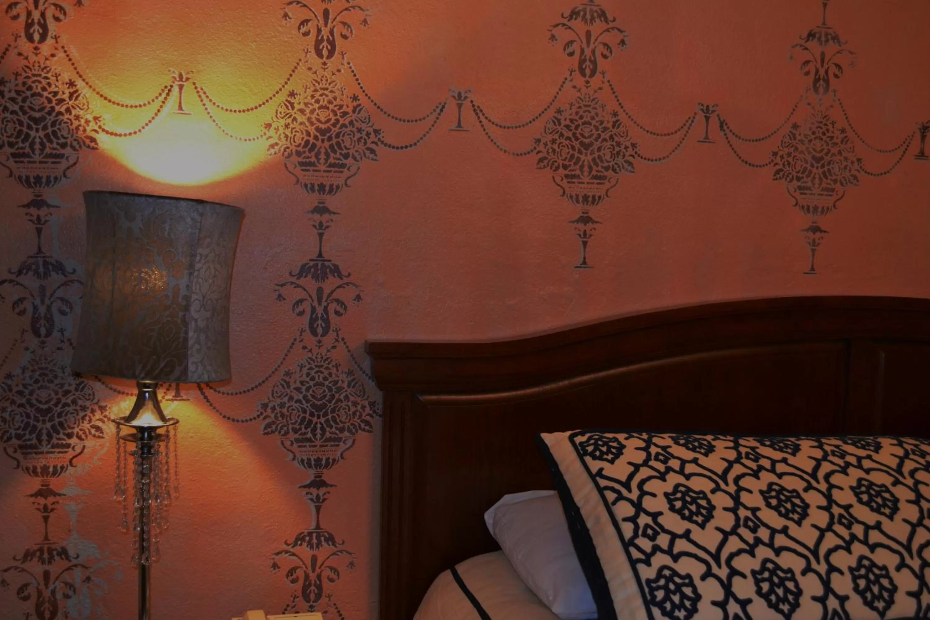 Queen Room in Chardonnay Lodge