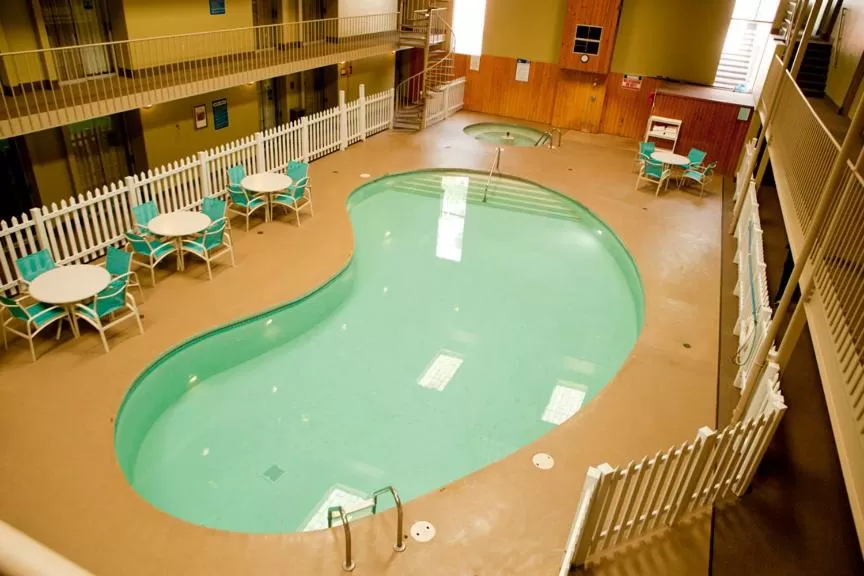 Swimming pool in Ramada by Wyndham Marquette