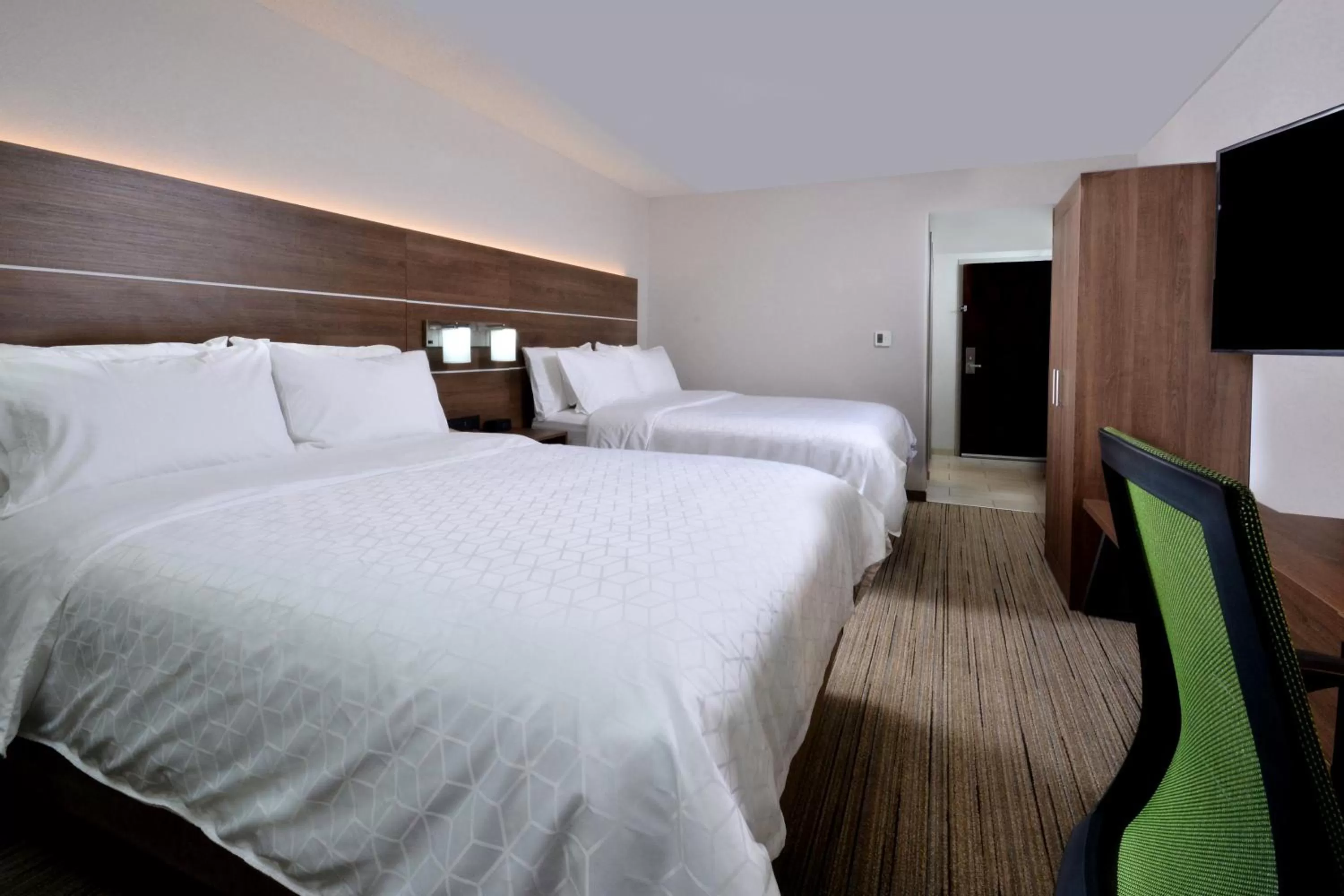 Standard Queen Room with Two Queen Beds - Communications Accessible in Holiday Inn Express Durham, an IHG Hotel