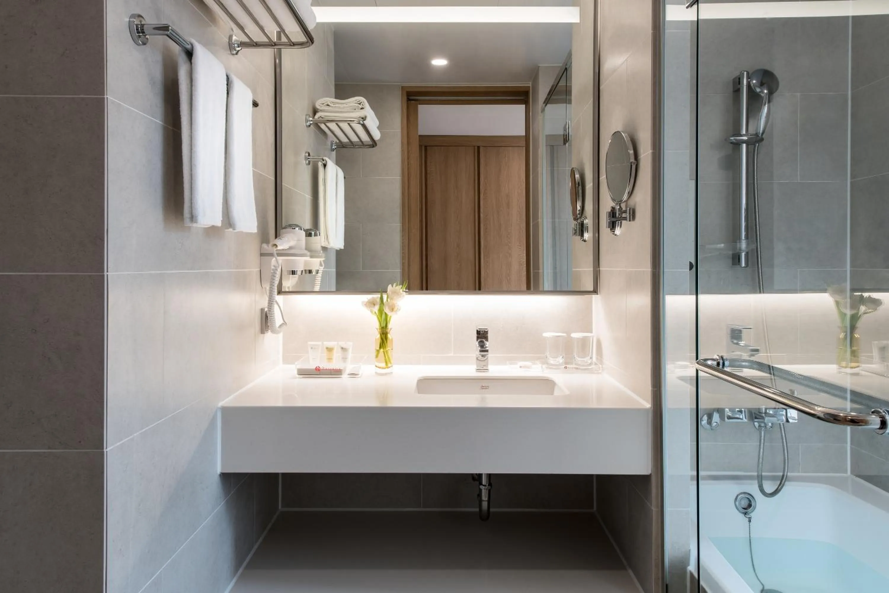 Corner Suite Double in Ramada by Wyndham Incheon