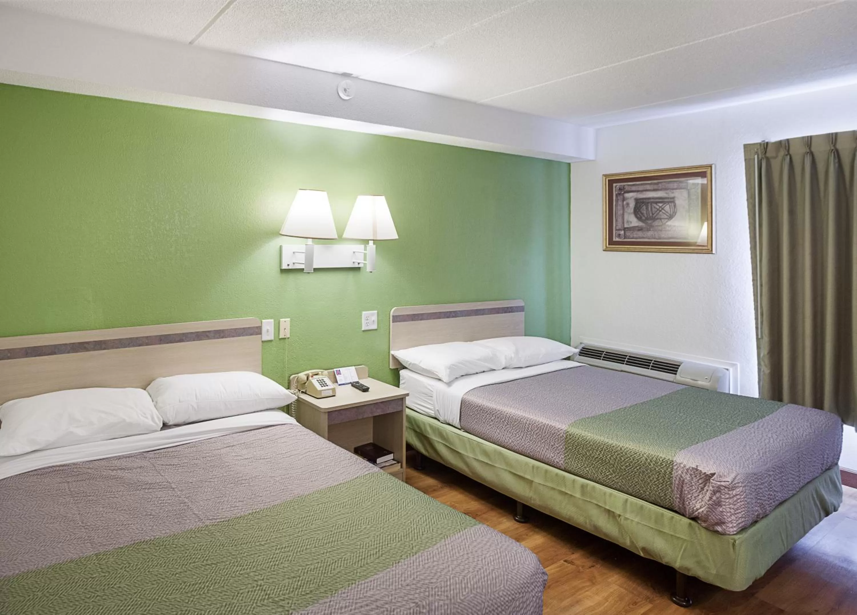 Deluxe Quadruple Room - Non-Smoking in Motel 6-Binghamton, NY