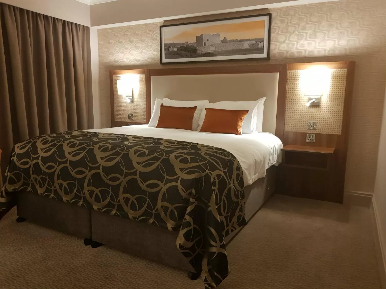 Executive King Room in Clayton Hotel Silver Springs