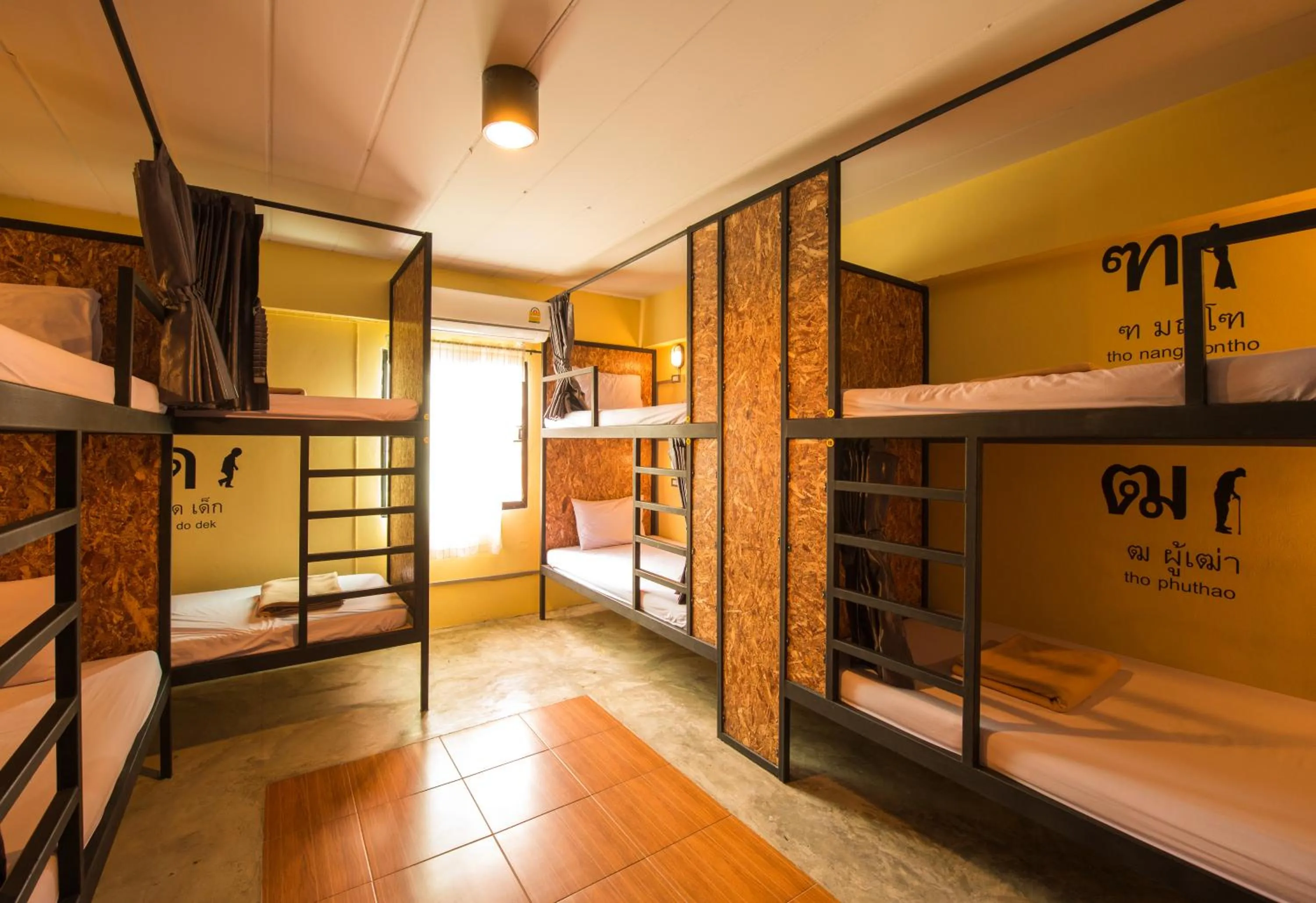 Private 8-Bed with Shared Bathroom in Hide Bangkok Hostel
