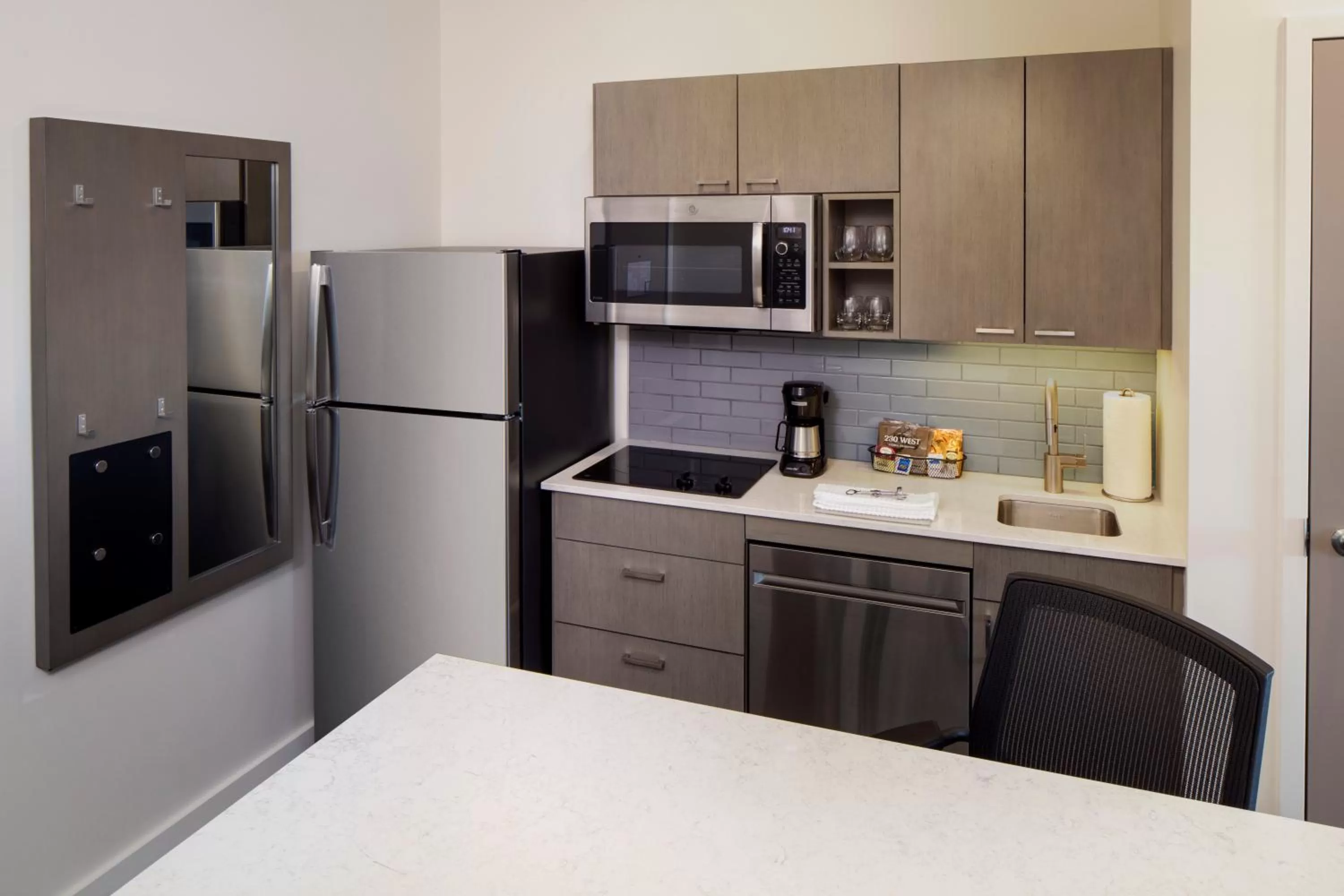 One-Bedroom King Suite with Sofa Bed and Kitchen in Hyatt House Augusta Downtown