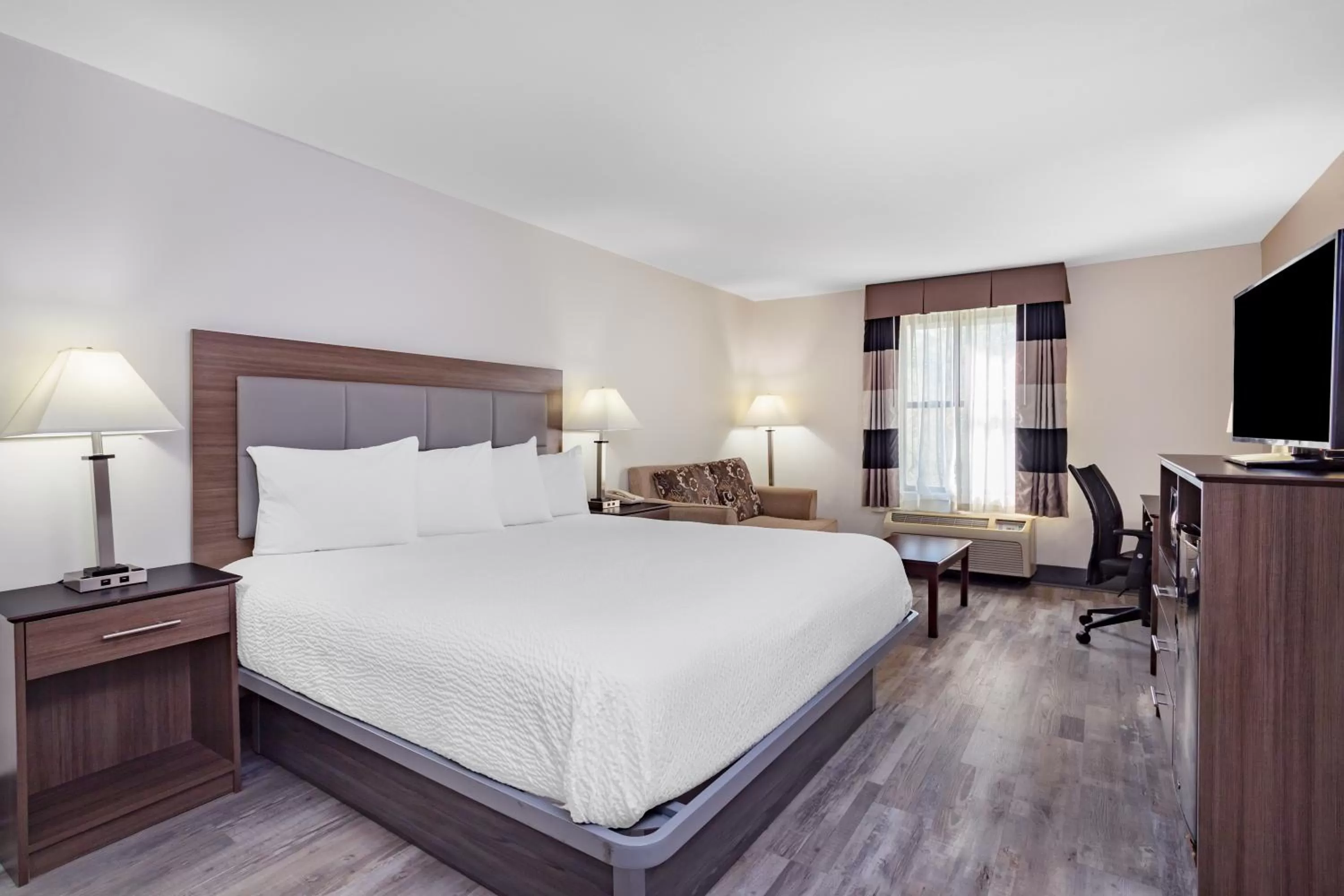King Room - Disability Access - Non-Smoking in Ramada by Wyndham Hendersonville