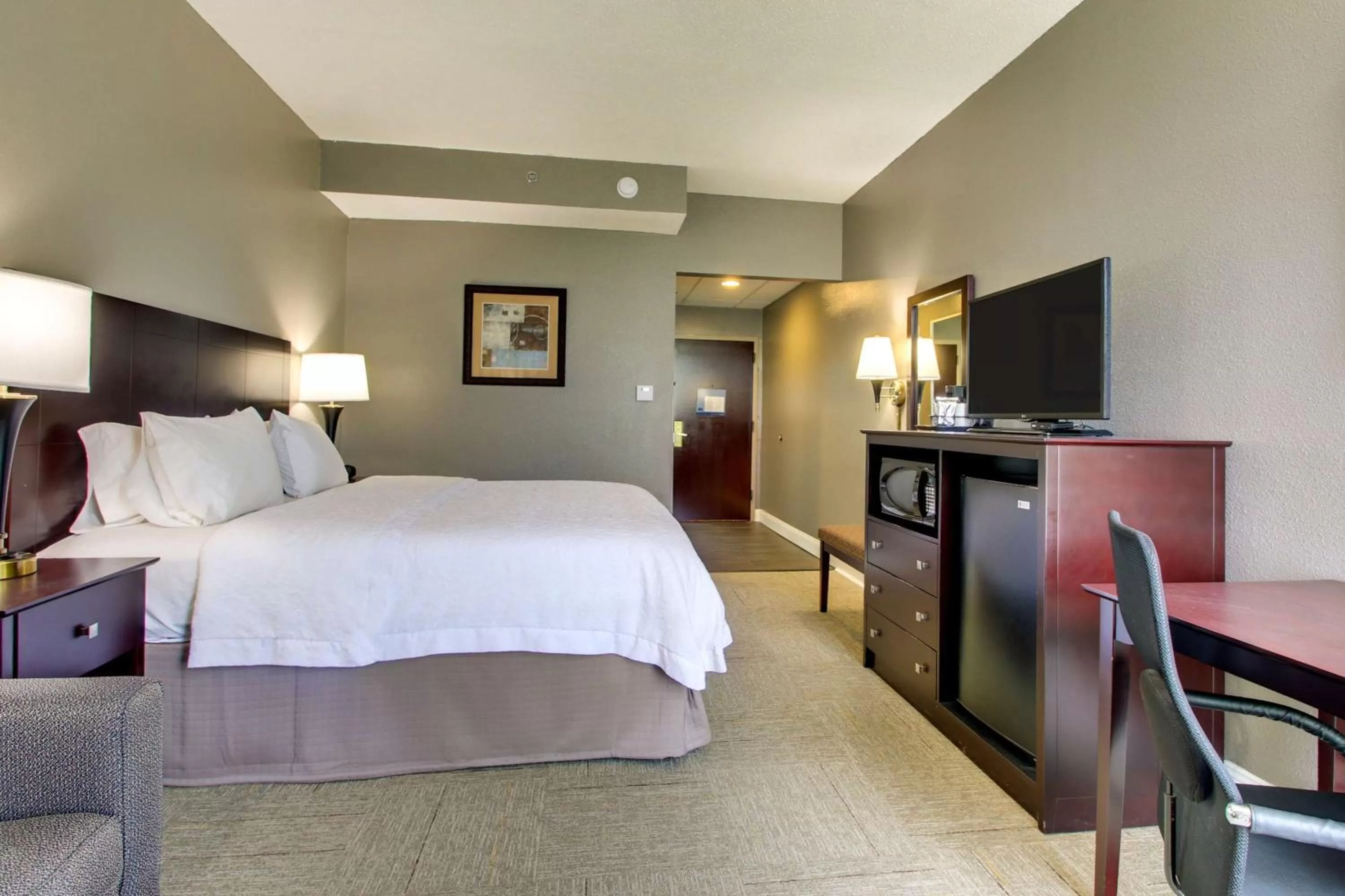 King Room with Sofa Bed in Hampton Inn Rolla