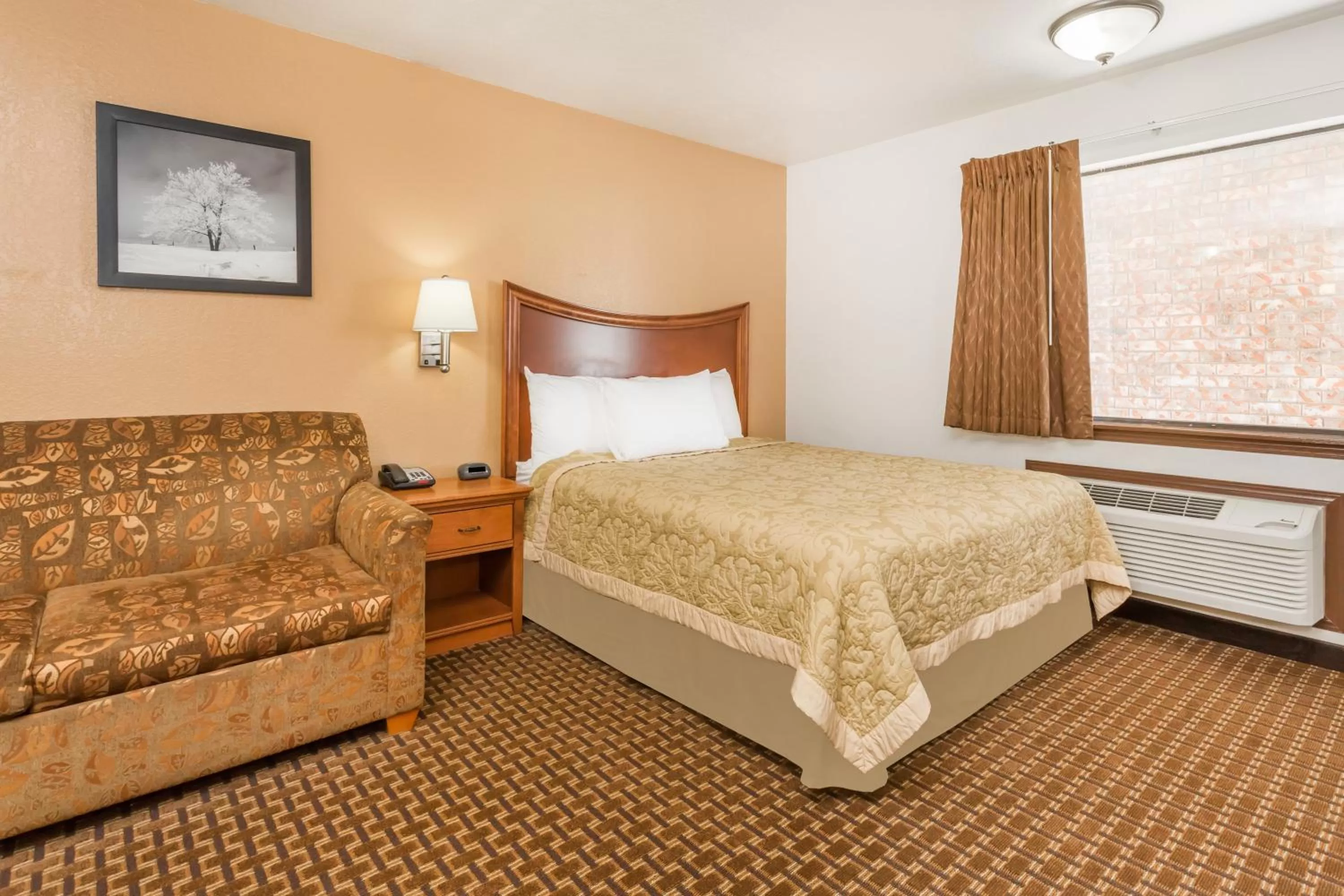 Queen Suite - Non-Smoking in Super 8 by Wyndham Goodland