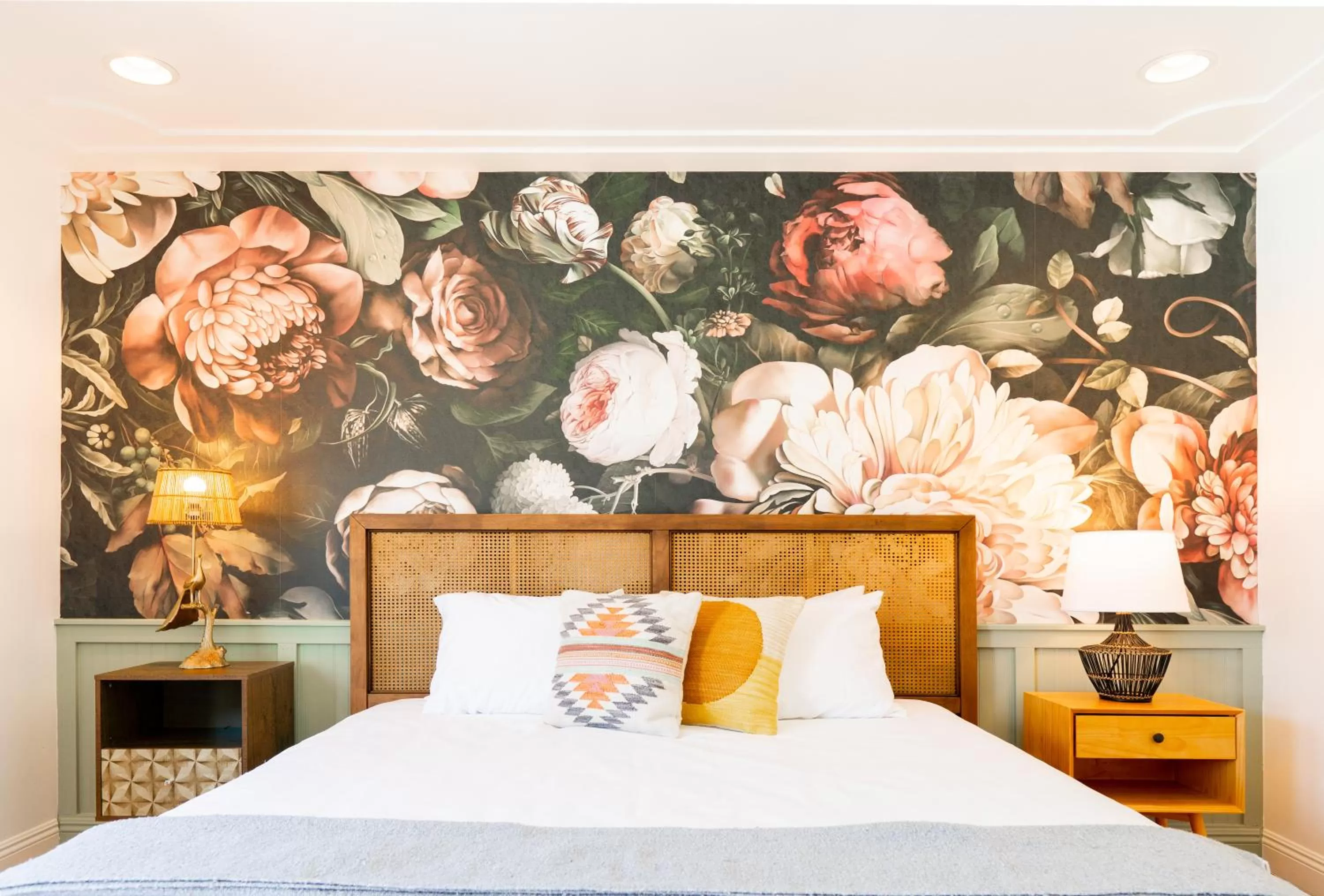 Classic King in Fleur Noire Hotel - 21 and Over