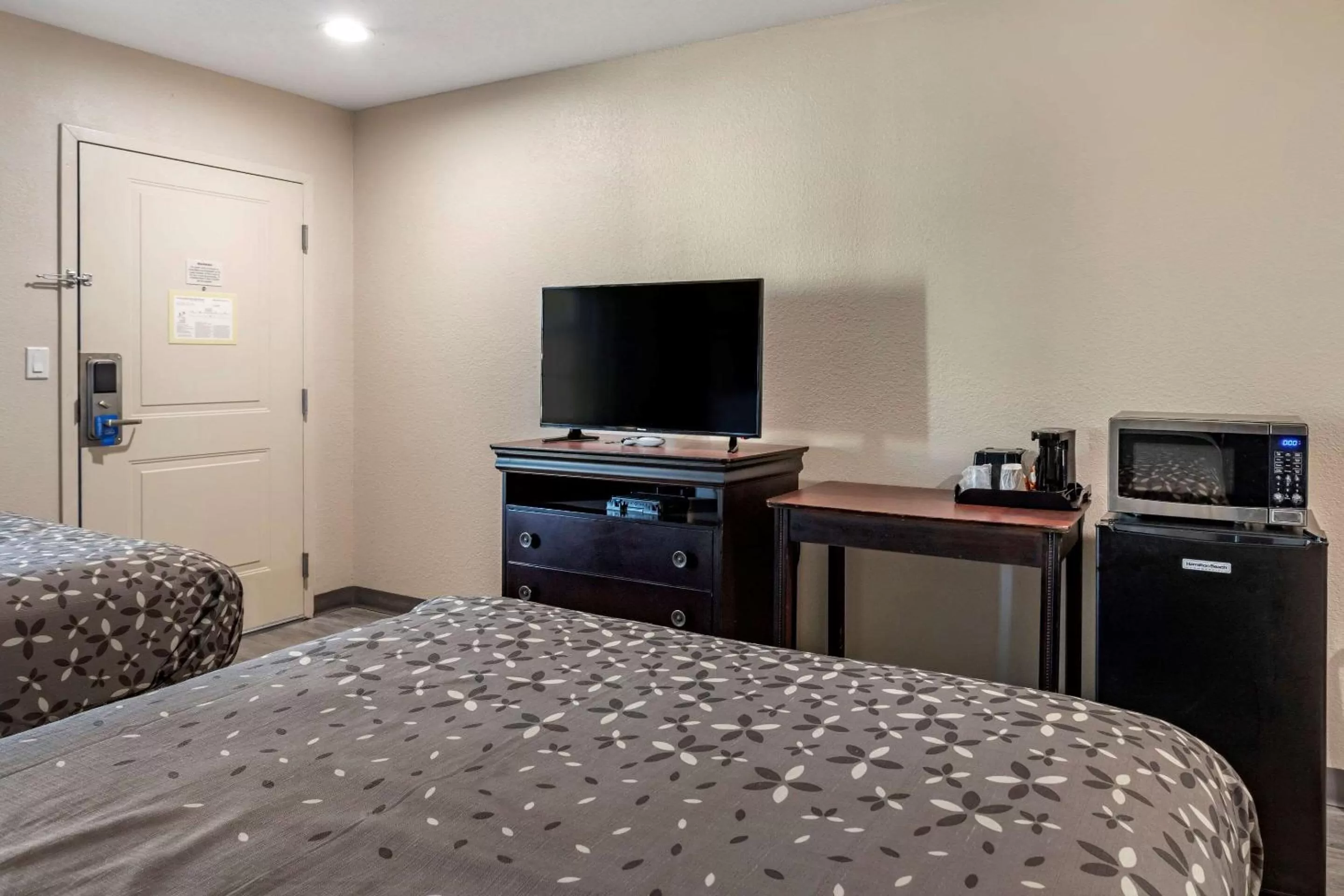 Standard Double Room with Two Double Beds - Non-Smoking in Rodeway Inn