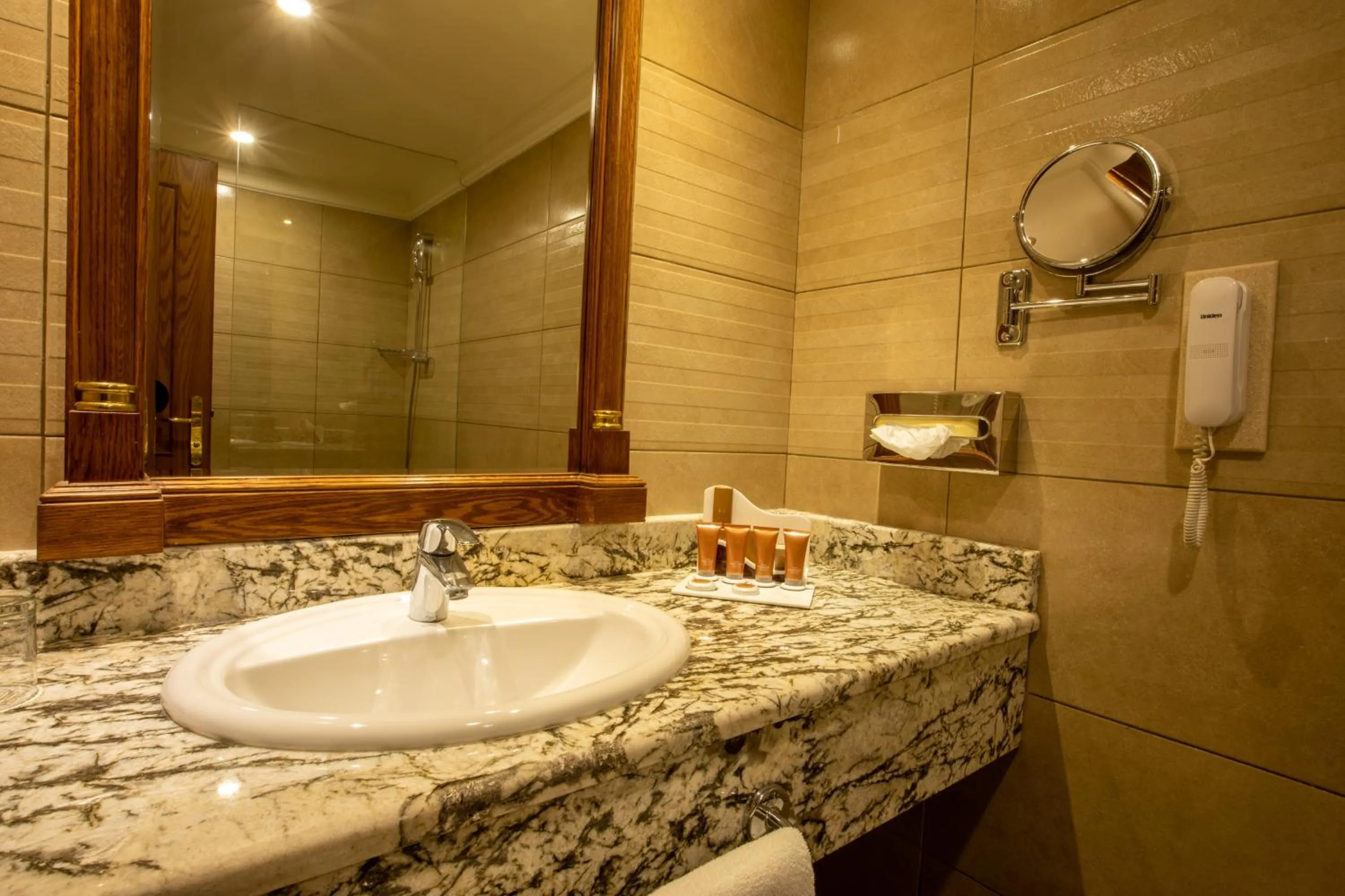 Junior Suite in Bristol Hotel