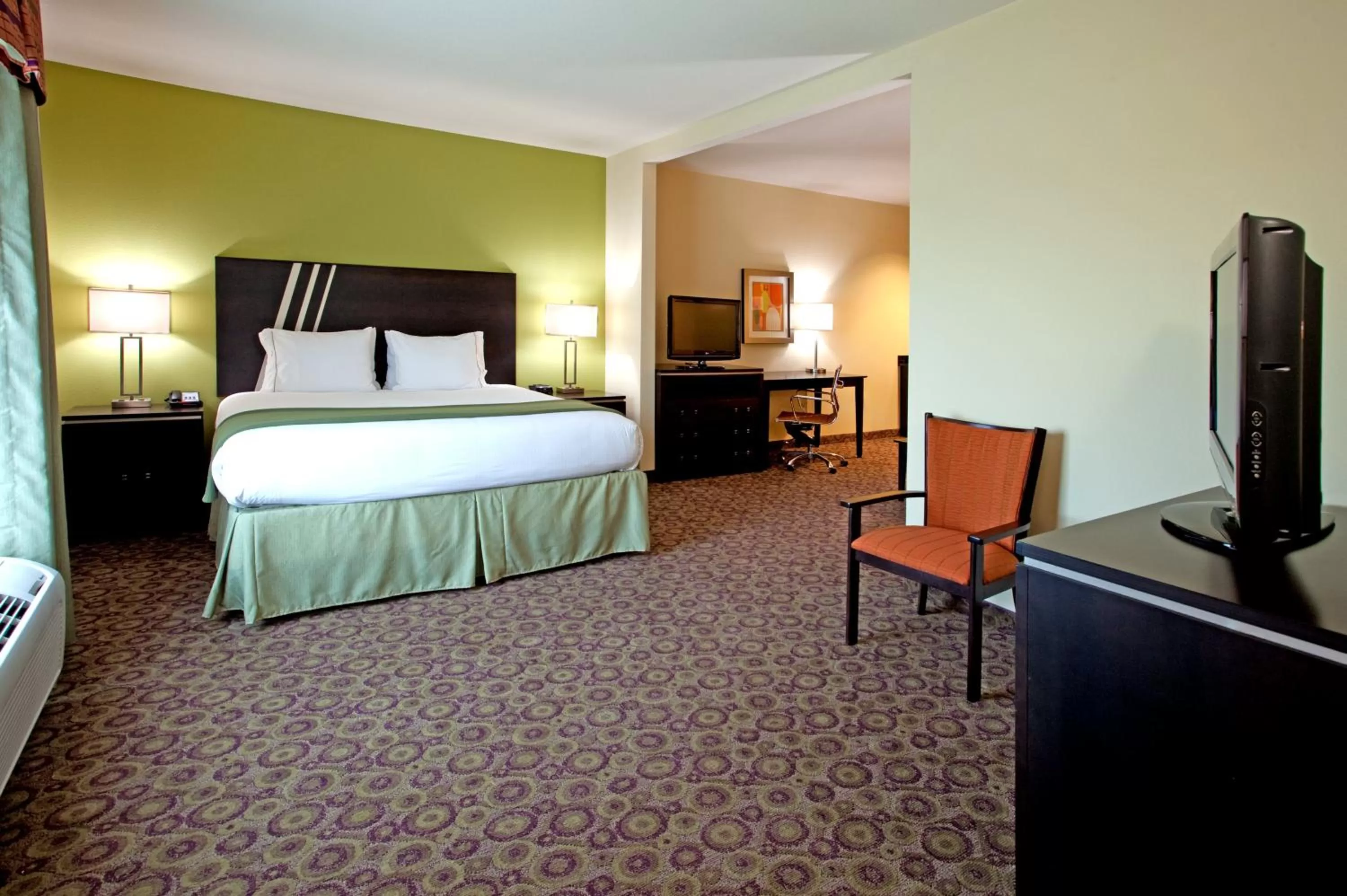 King Room - Mobility Access/Hearing Accessible in Holiday Inn Express Hotel & Suites Clemson - University Area by IHG