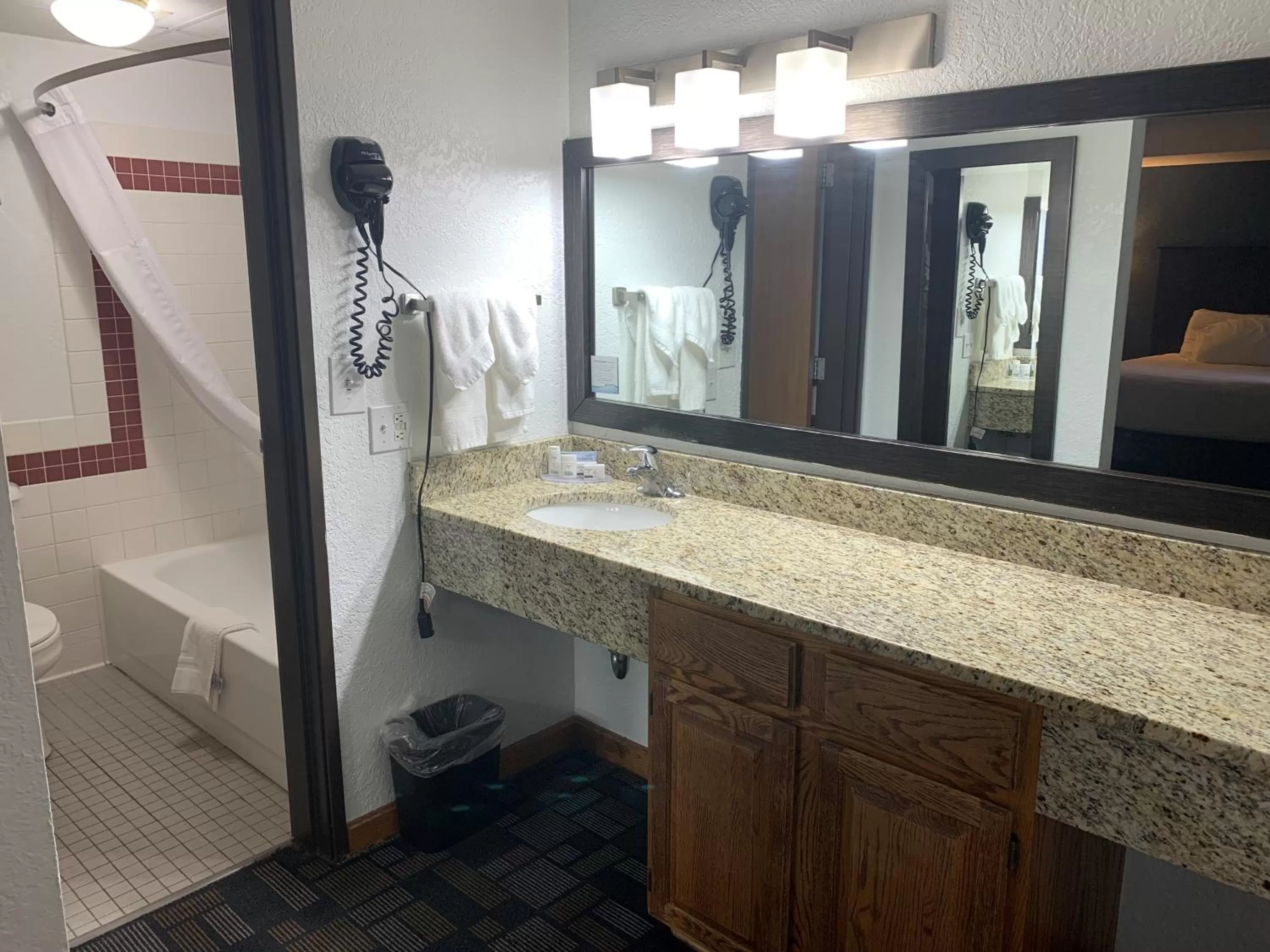 Deluxe Queen Studio Suite with Pool View - Non-Smoking in AmericInn by Wyndham Hayward