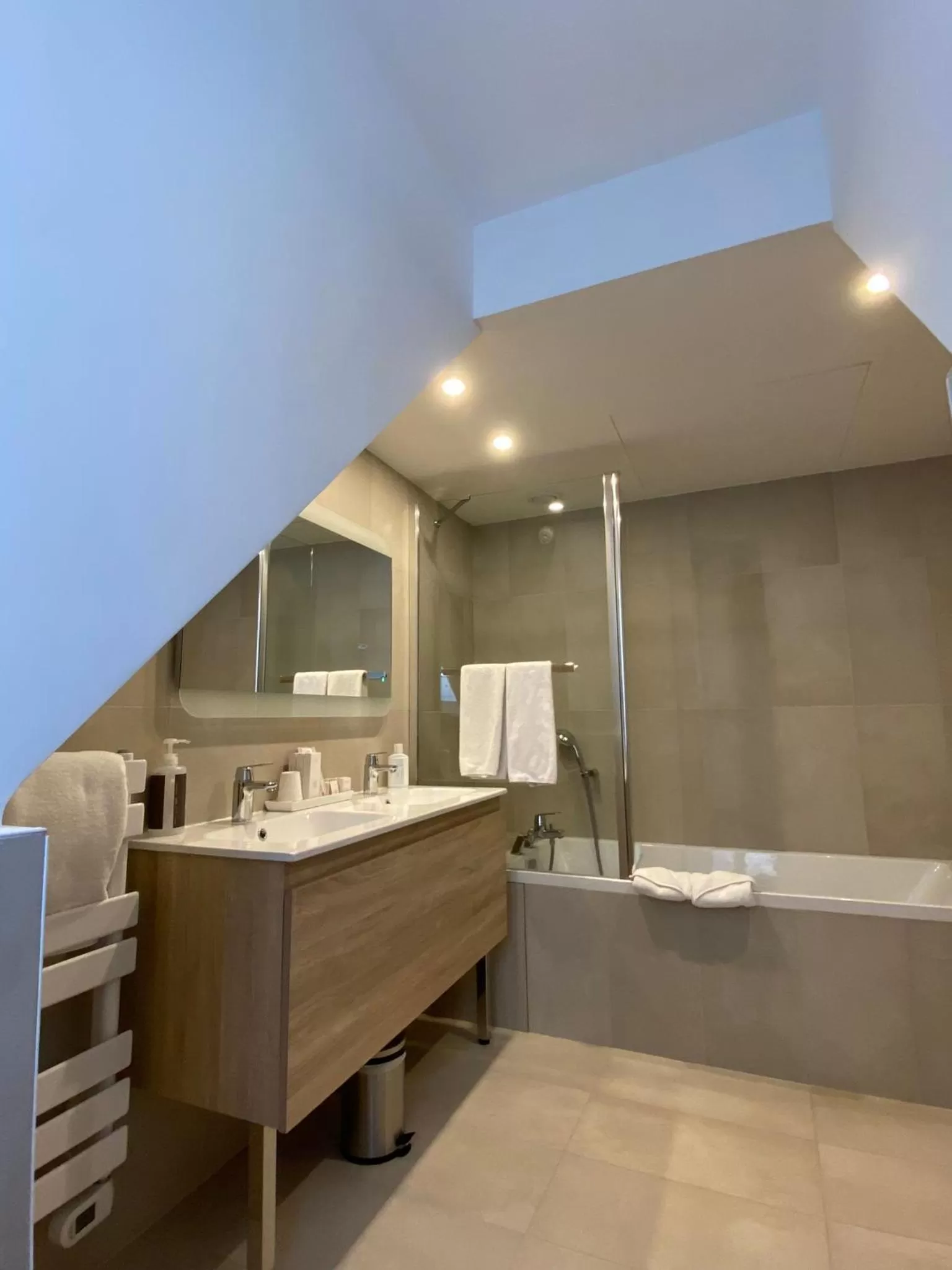 Executive Family Room in Hôtel Central Saint Germain