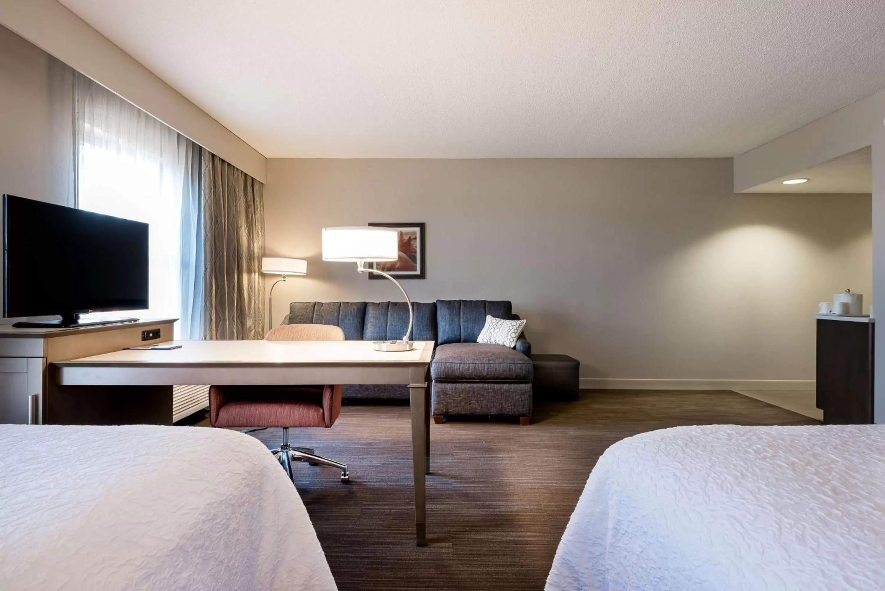 Non-Smoking Queen Oversize Room in Hampton Inn Myrtle Beach West