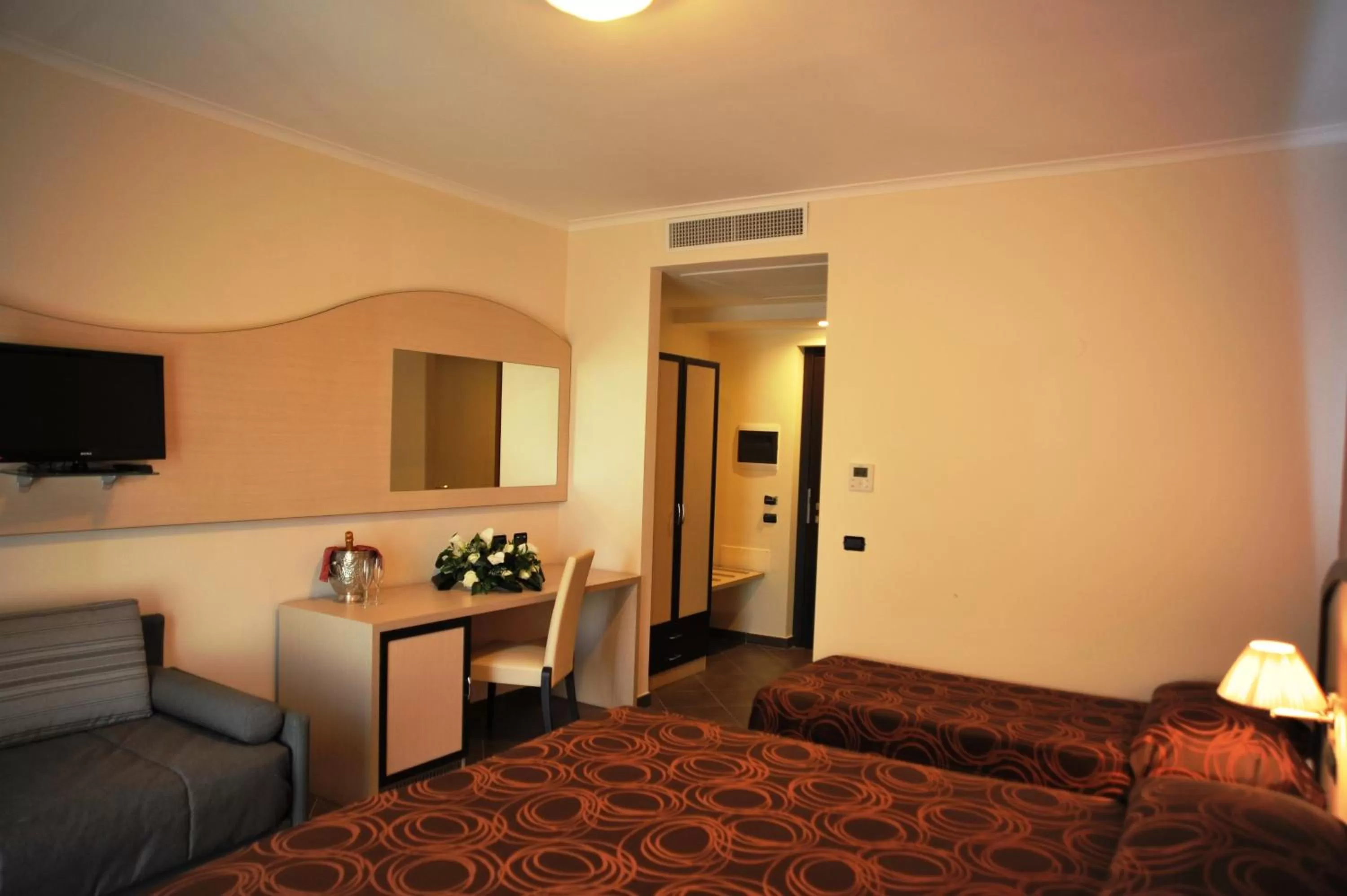 Superior Triple Room (2 Adults + 1 Child) in Villa Icidia