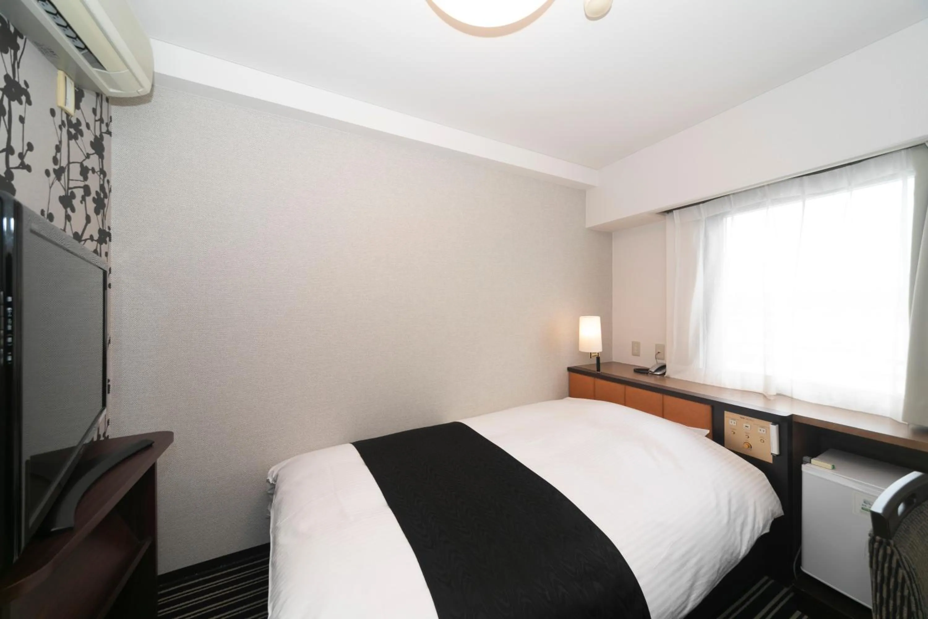 Double Room with Small Double Bed - Smoking in APA Hotel Wakayama