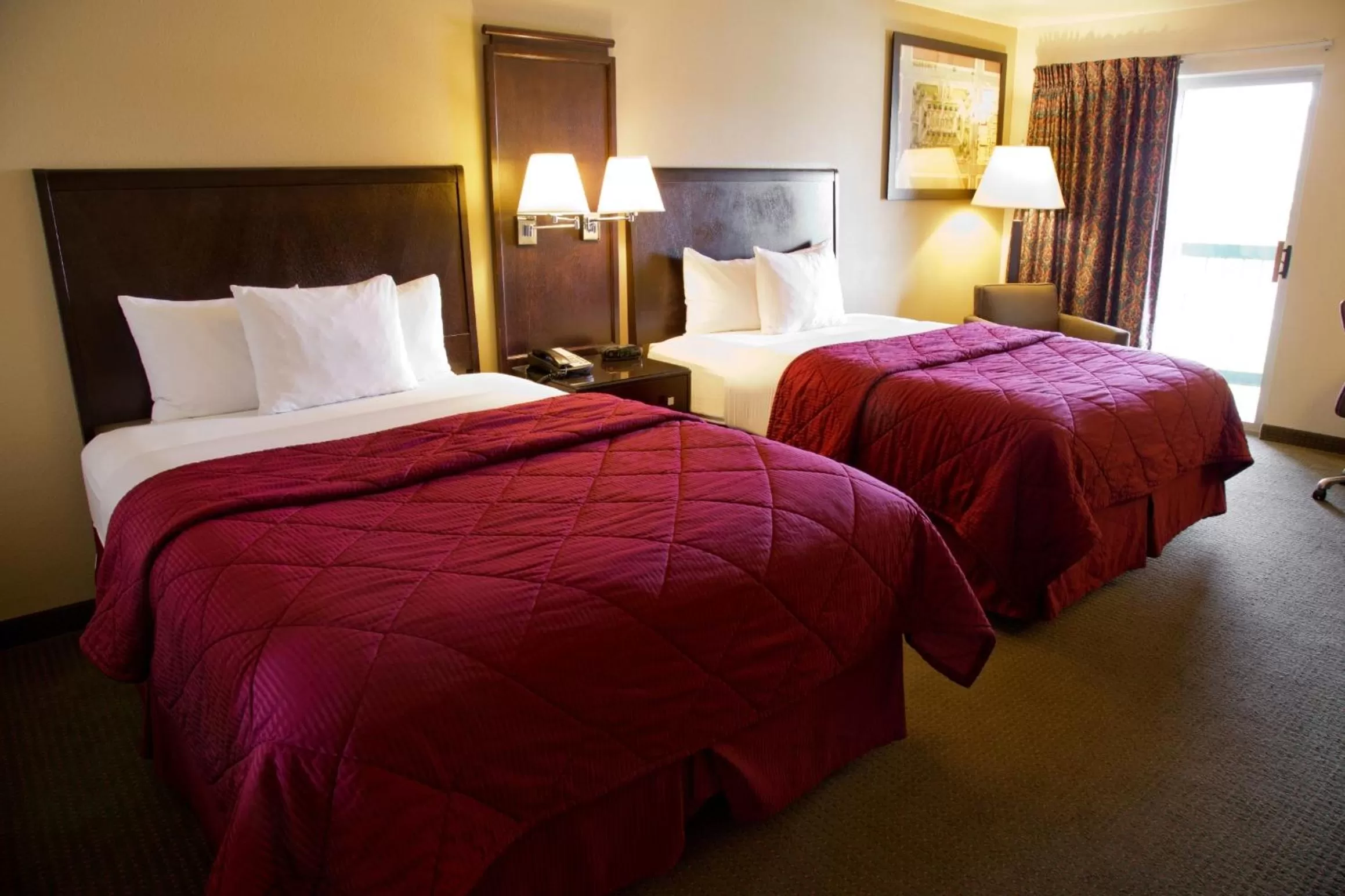 Queen Room with Two Queen Beds - Non-Smoking in Cedars Inn