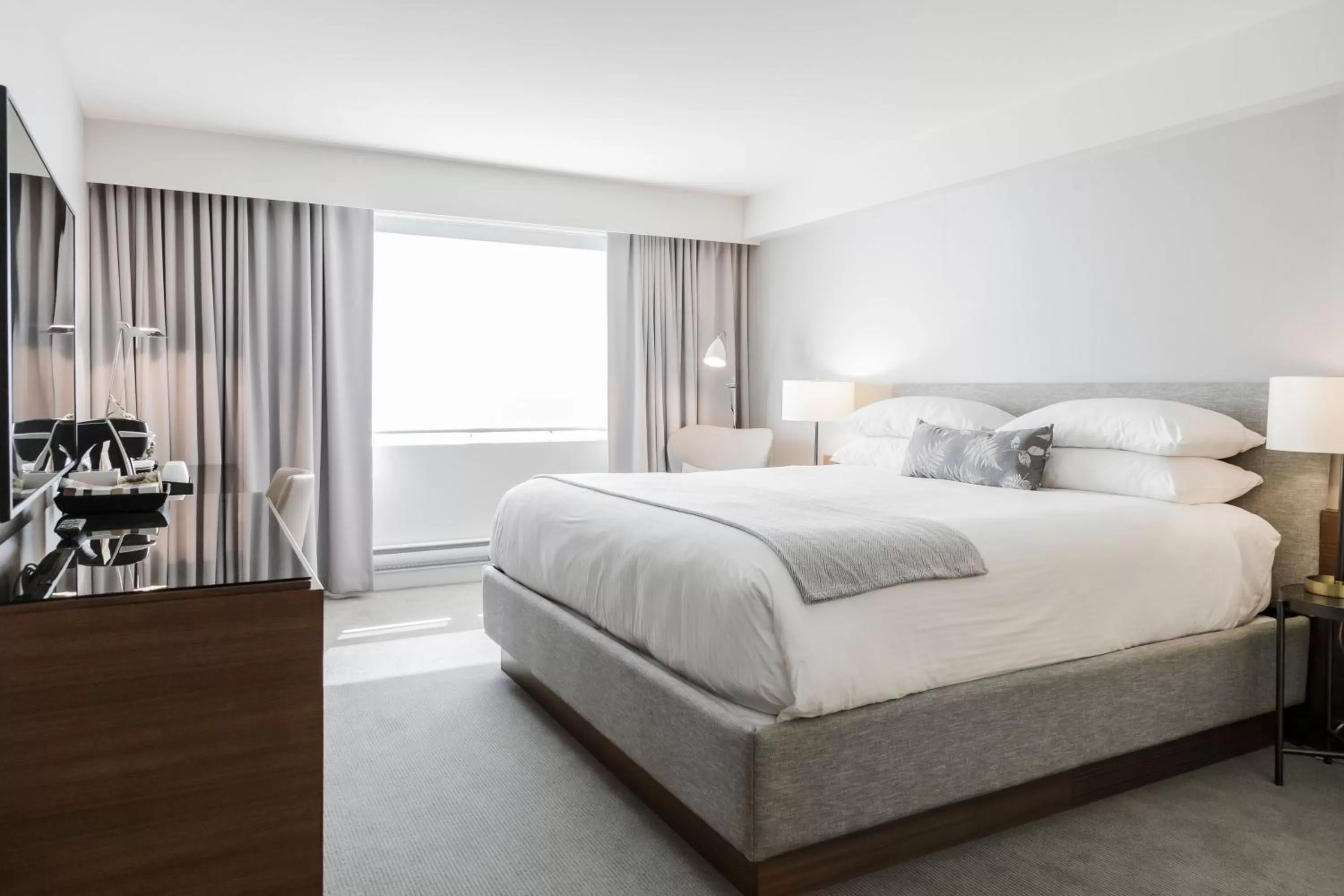 King Room with City View in The James Hotel