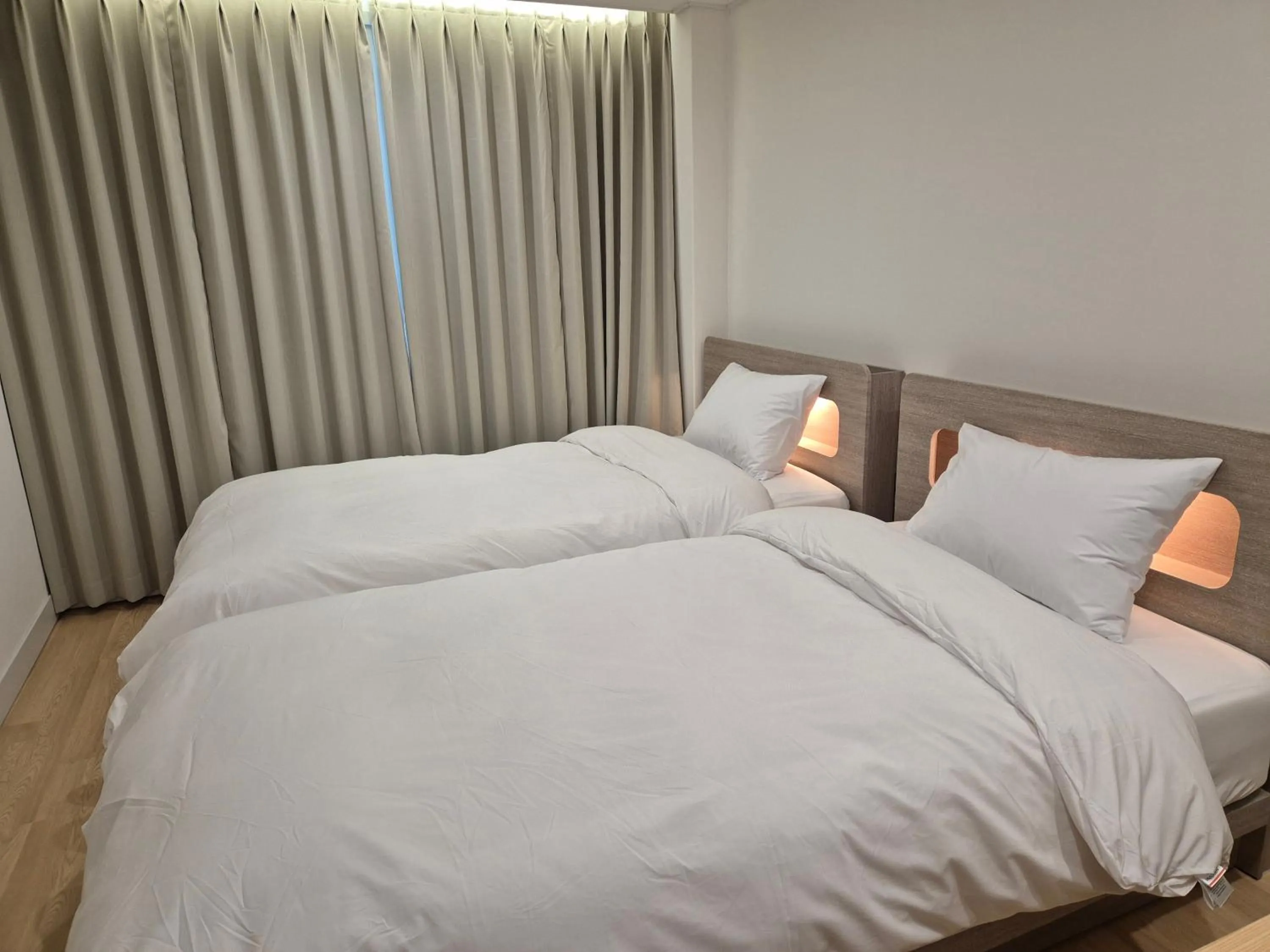 Twin Room in Gwang Jang Hotel