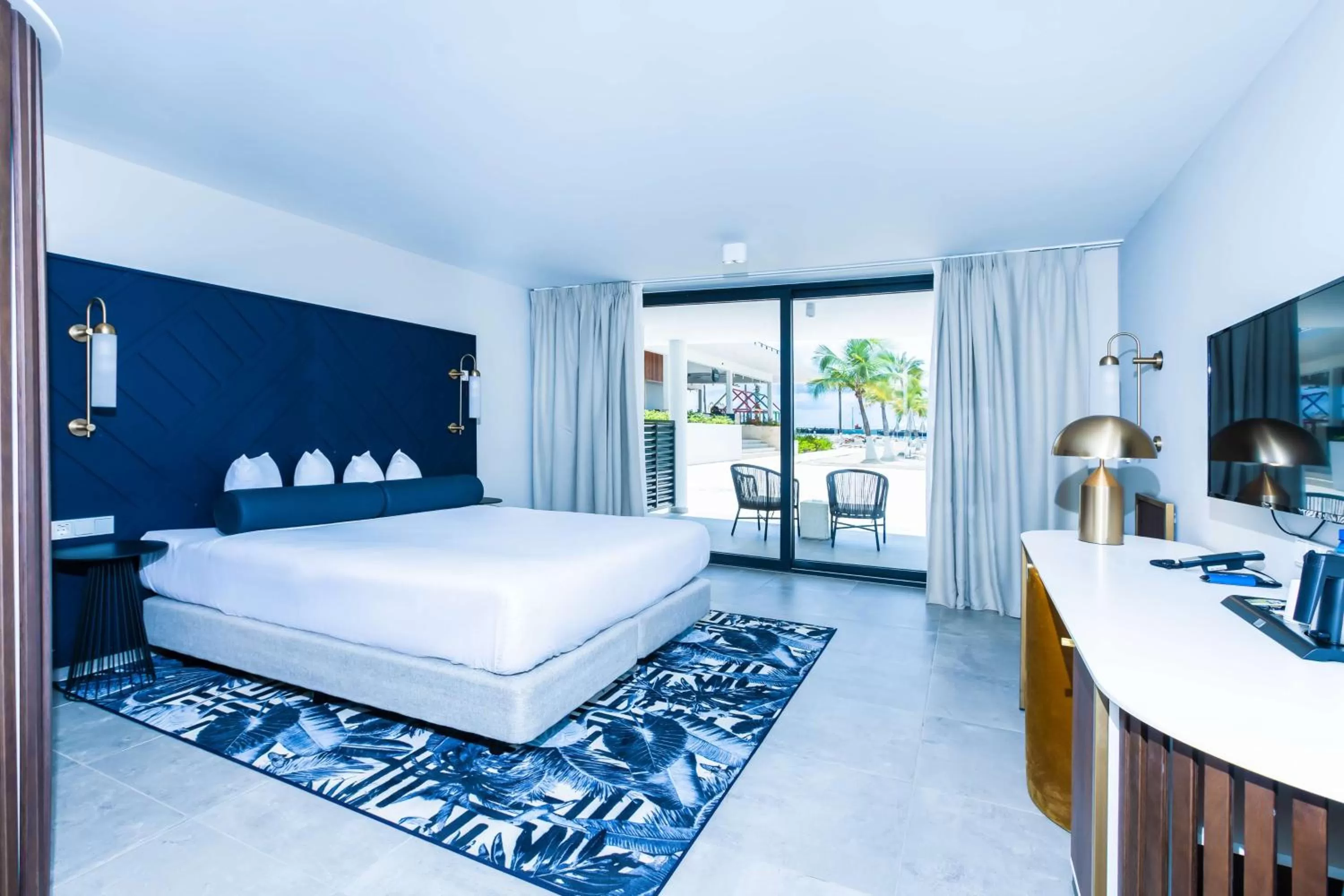 King Room with Oceanfront - Mobility Accessible with Roll-In Shower in Mangrove Beach Corendon Curacao All-Inclusive Resort, Curio
