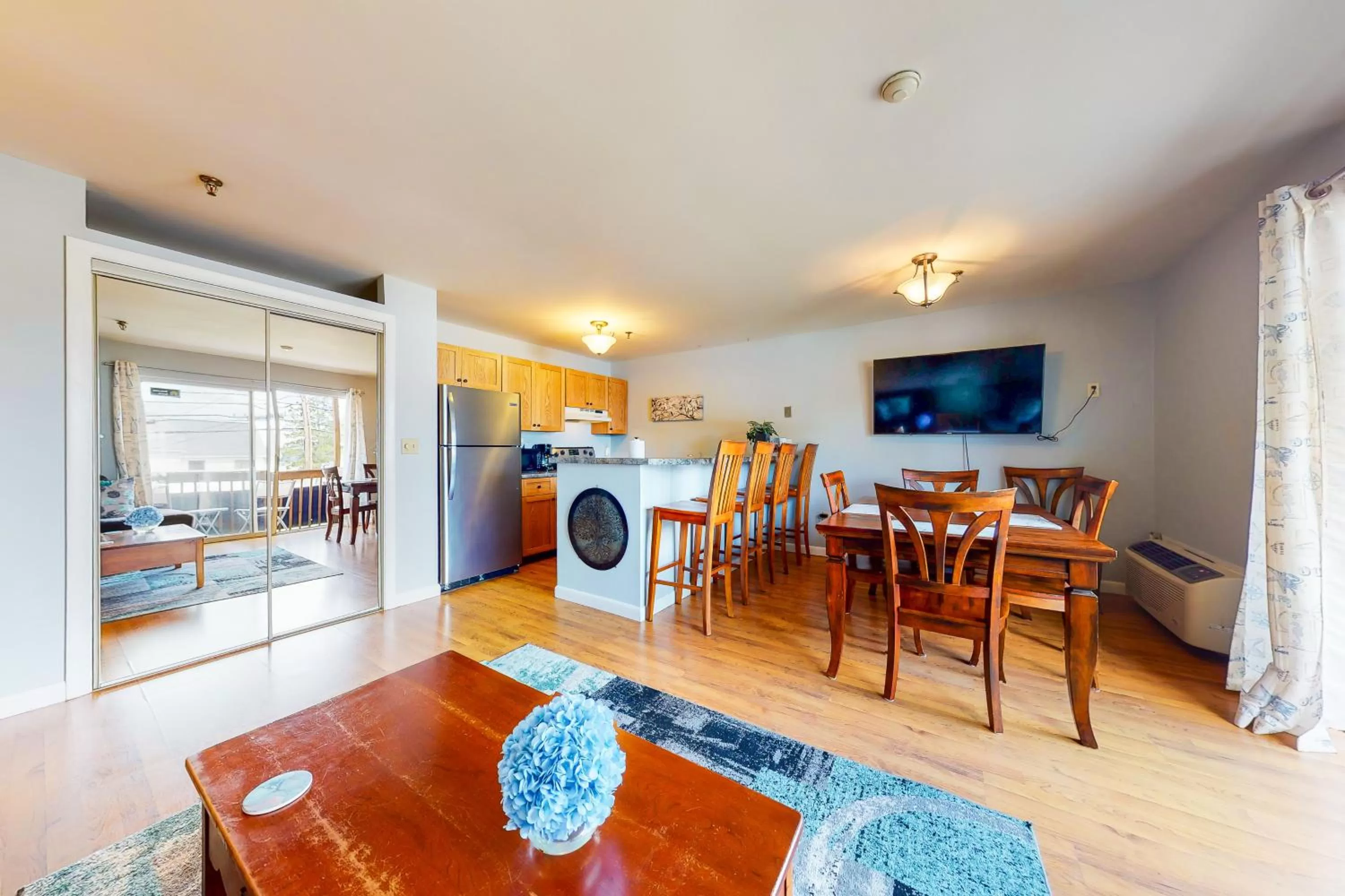 One Bedroom Apartment in Lake Winnipesaukee Retreat