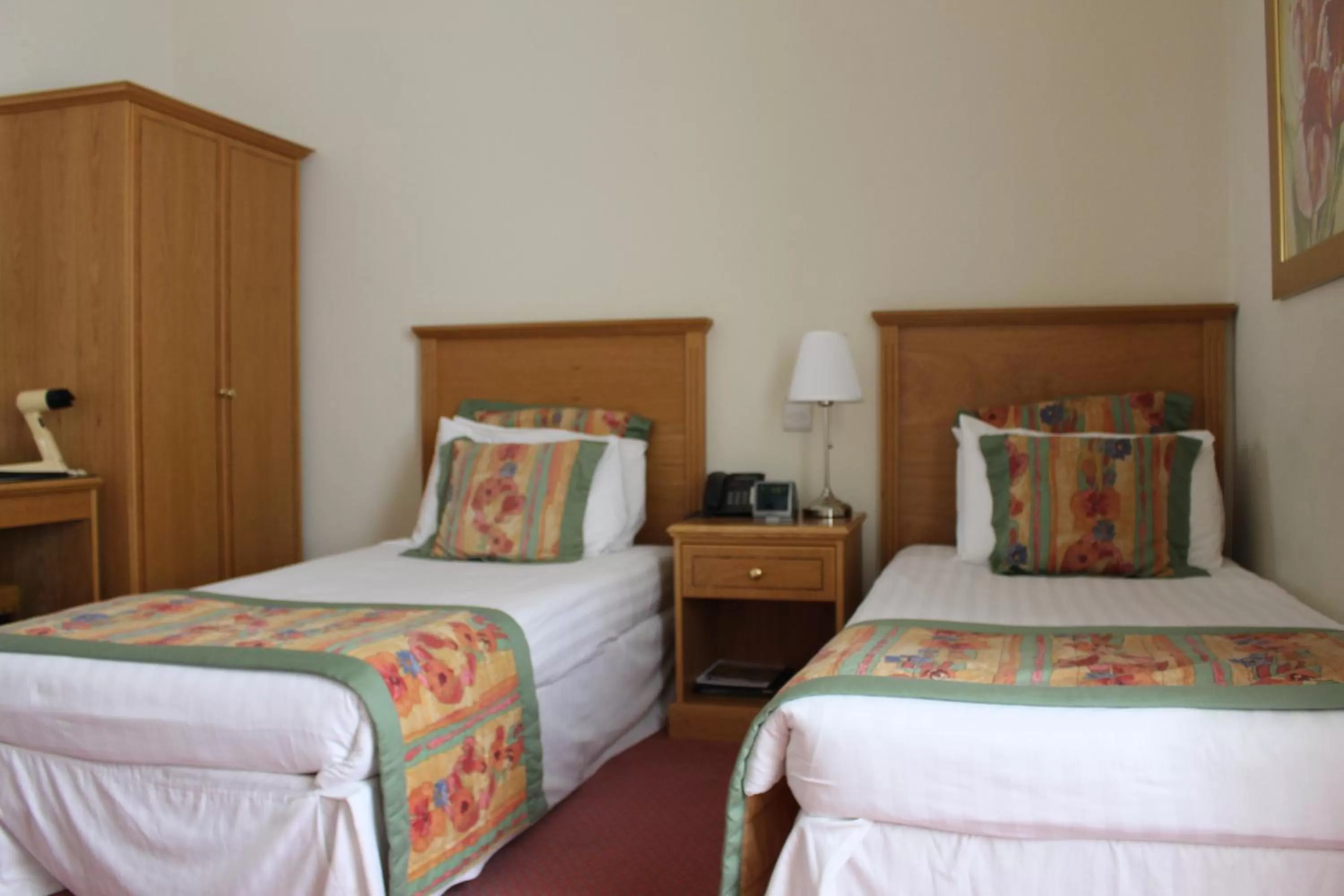 Twin Room in Horizon Hotel