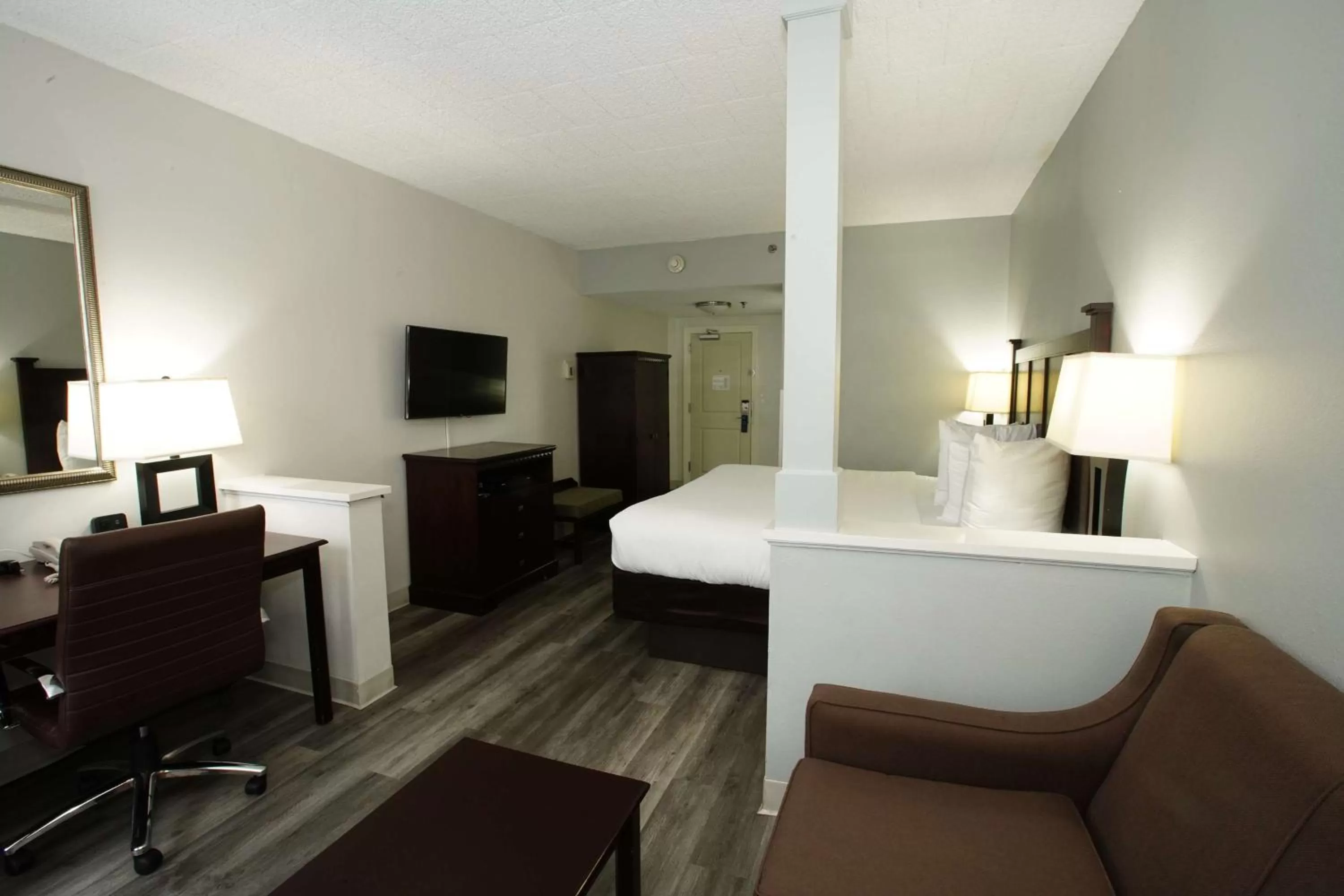 Queen Suite with Mobility Accessible Roll-In Shower in Best Western Paramus Hotel & Suites