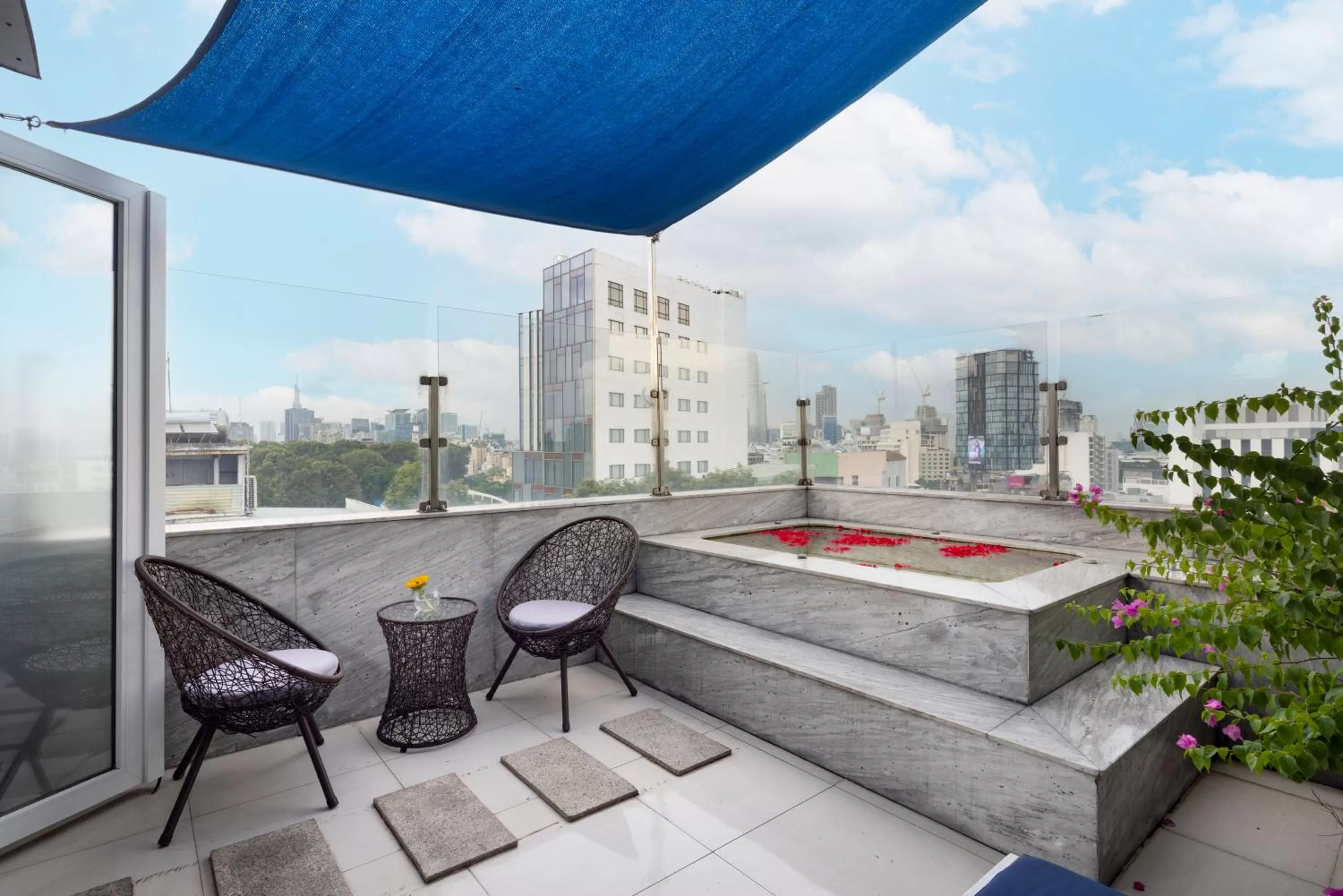 Harmony Suite - Free High tea & Mini Bar in Harmony Saigon Hotel & Spa