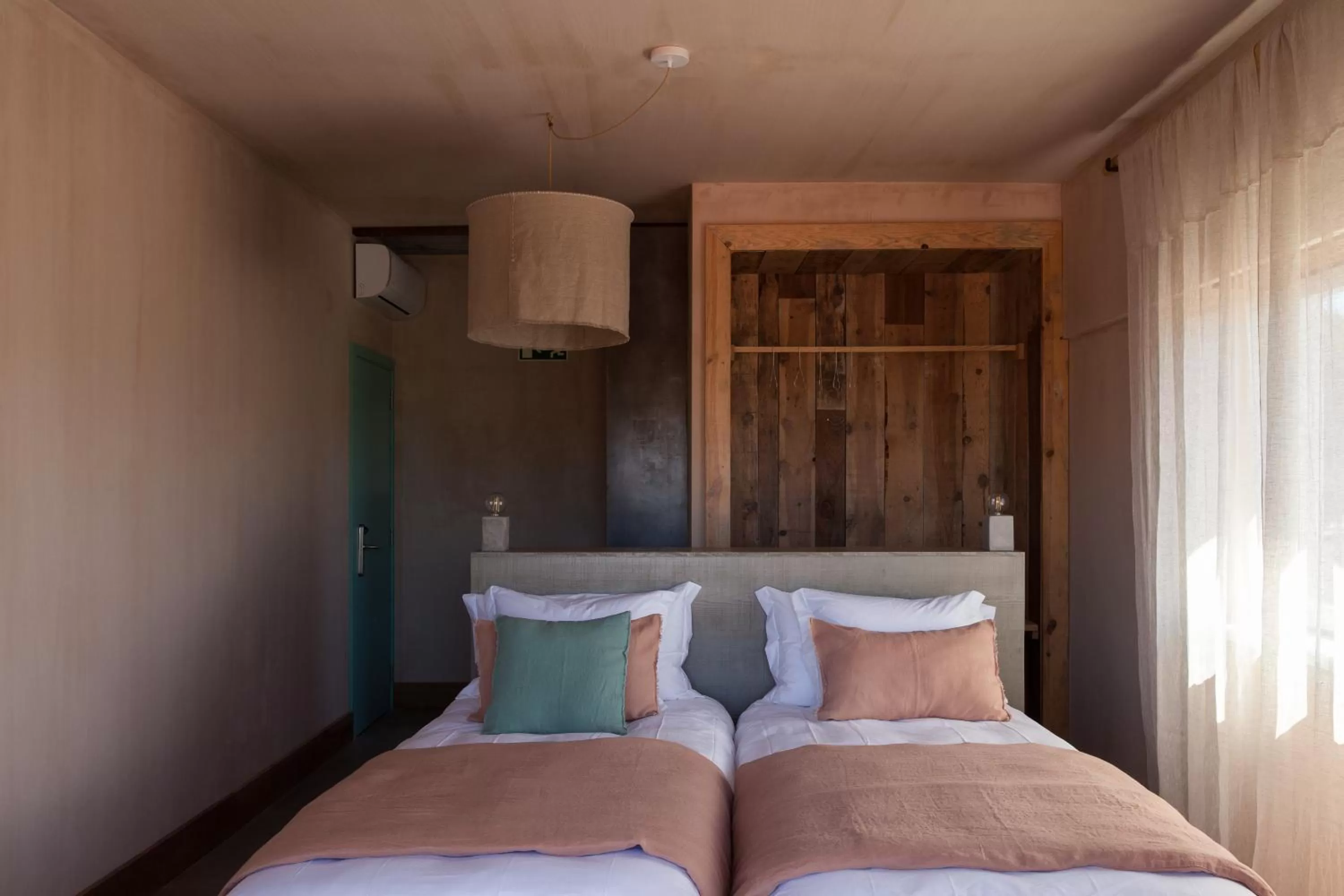 Deluxe Twin Room in Azenhas do Mar Valley House