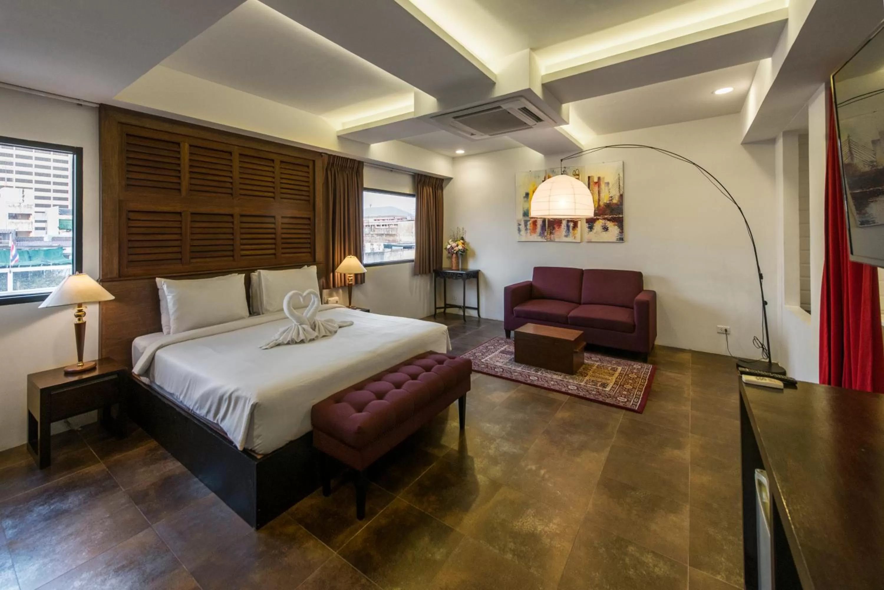 Suite with Bathtub in Nanda Heritage Hotel