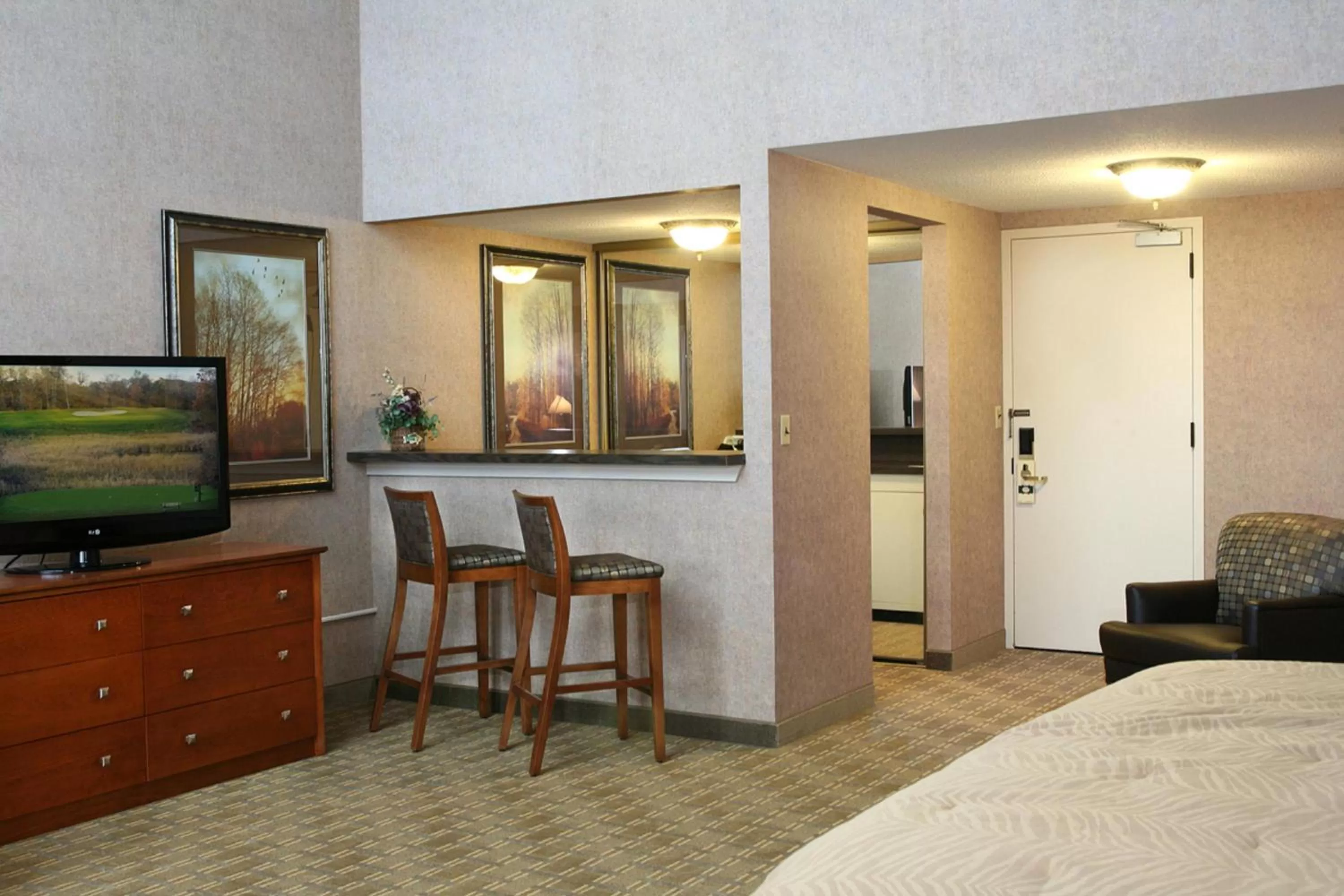 Executive Family Room in Arrowwood Resort Hotel and Conference Center - Alexandria