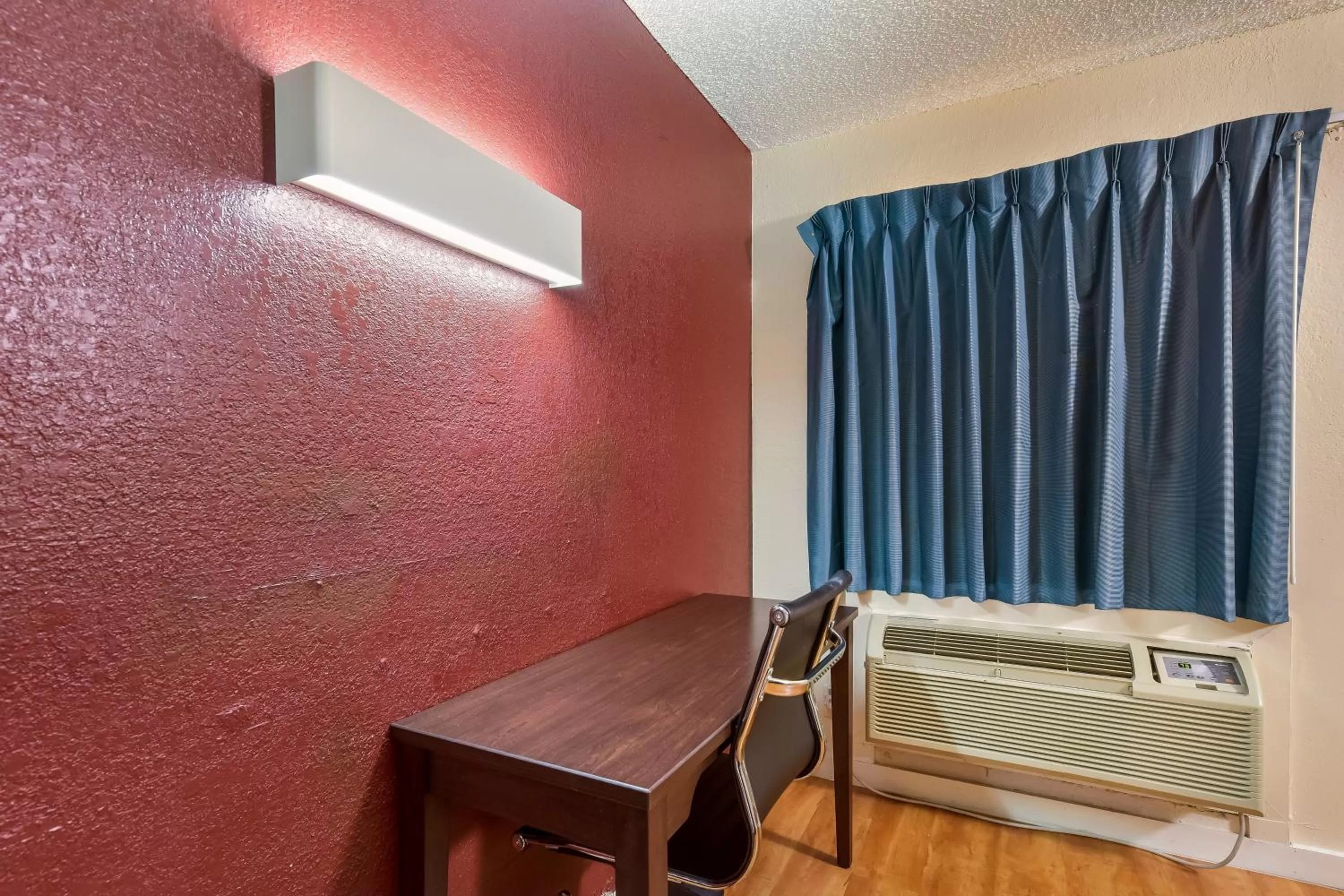 Superior King Room - Disability Access/Non-Smoking in Red Roof Inn Plano