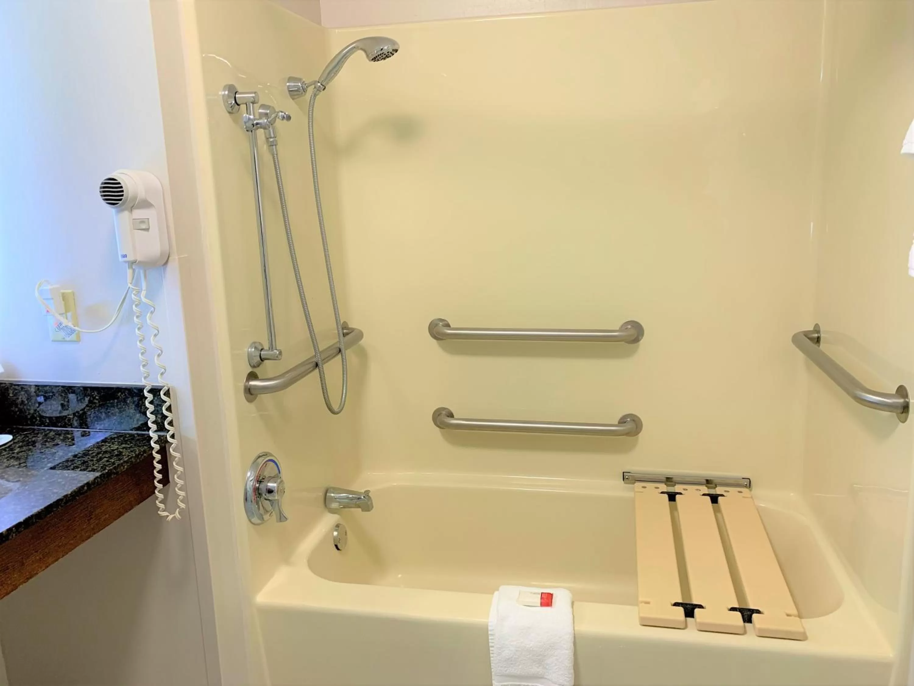 King Room - Mobility Access/Non-Smoking in Baymont by Wyndham Eden