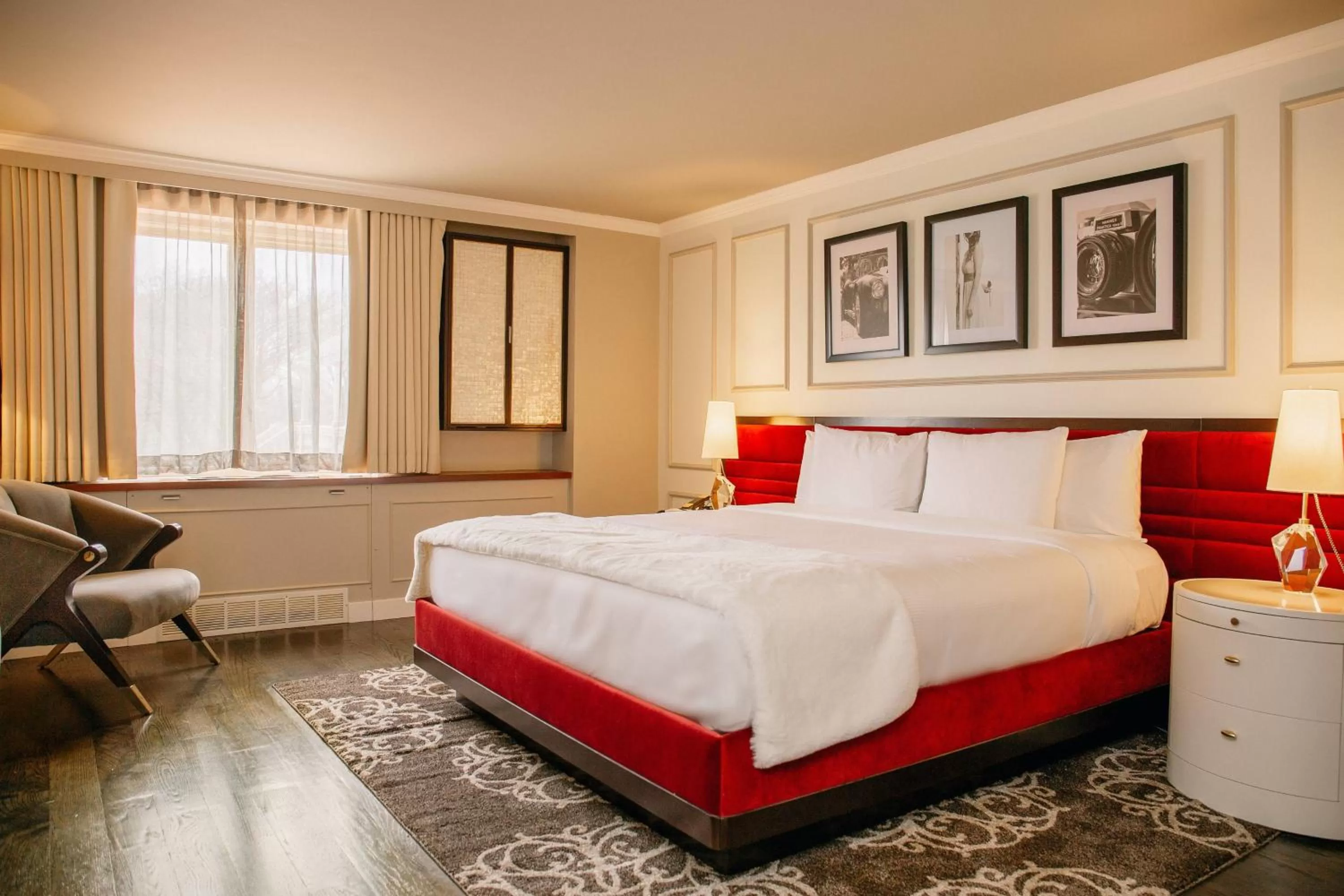 Deluxe King Guest Room in The Drake Oak Brook, Autograph Collection