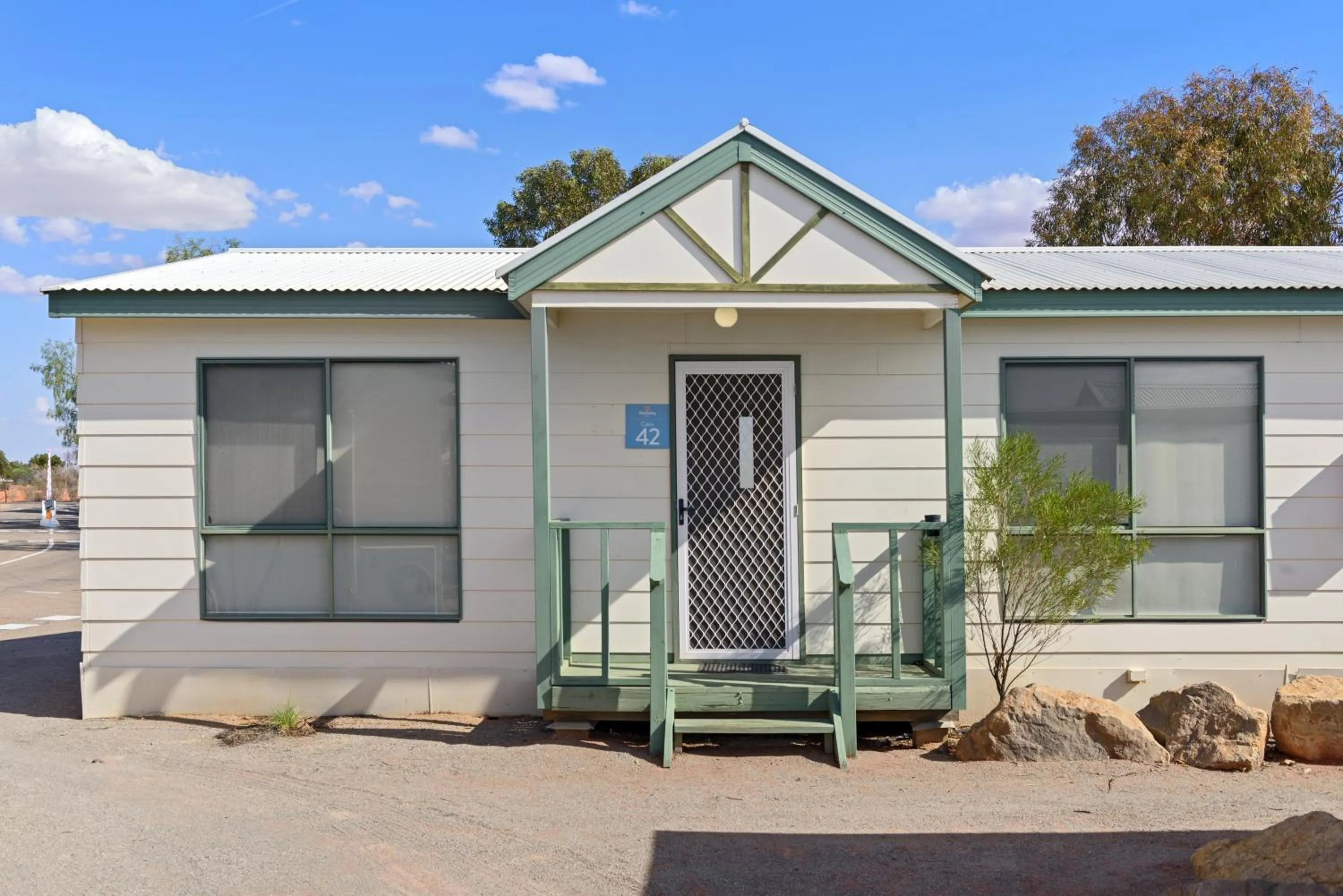 Standard 2 Bedroom Cabin - Sleep 4 in Discovery Parks - Roxby Downs