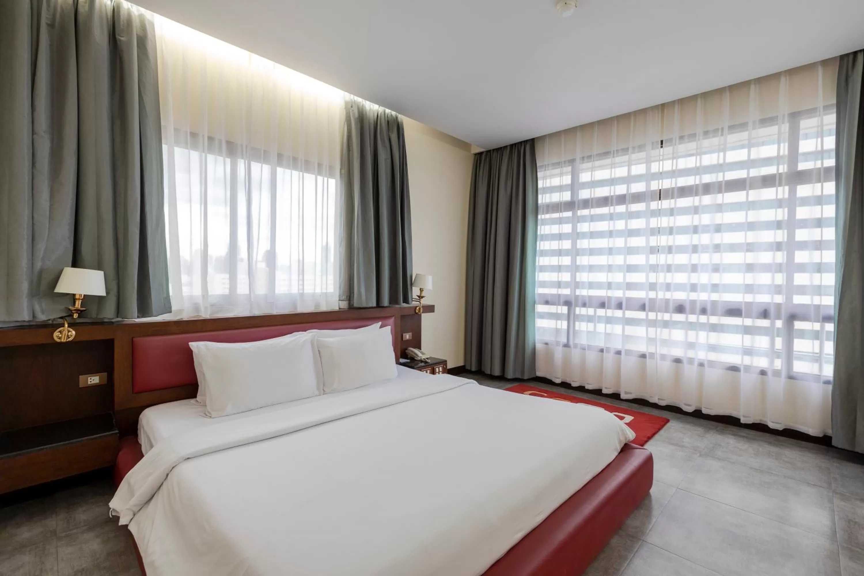 Pinnacle Suite in Pinnacle Lumpinee Park Hotel